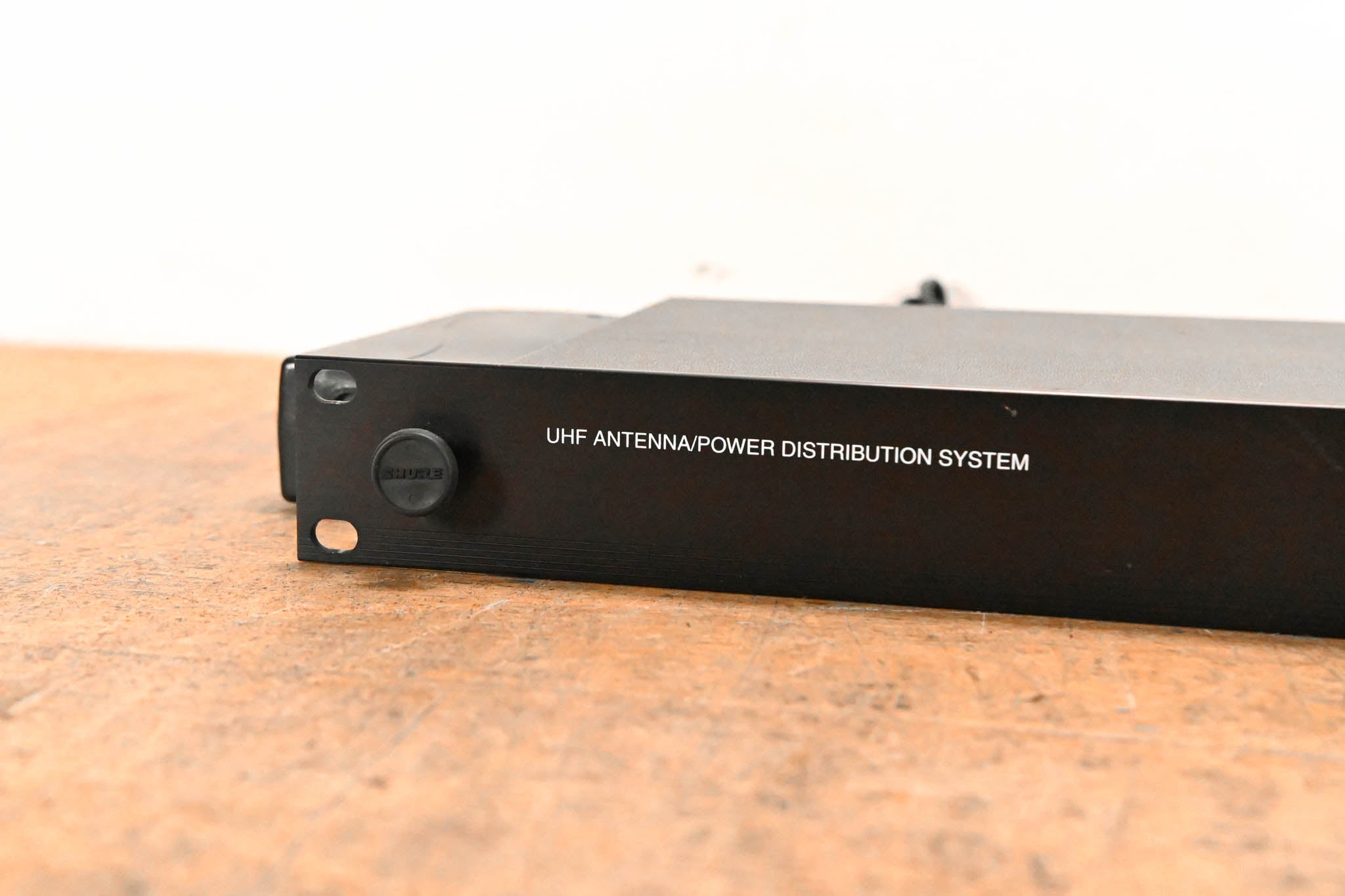 Shure UA844US Wideband UHF Antenna and Power Distributor