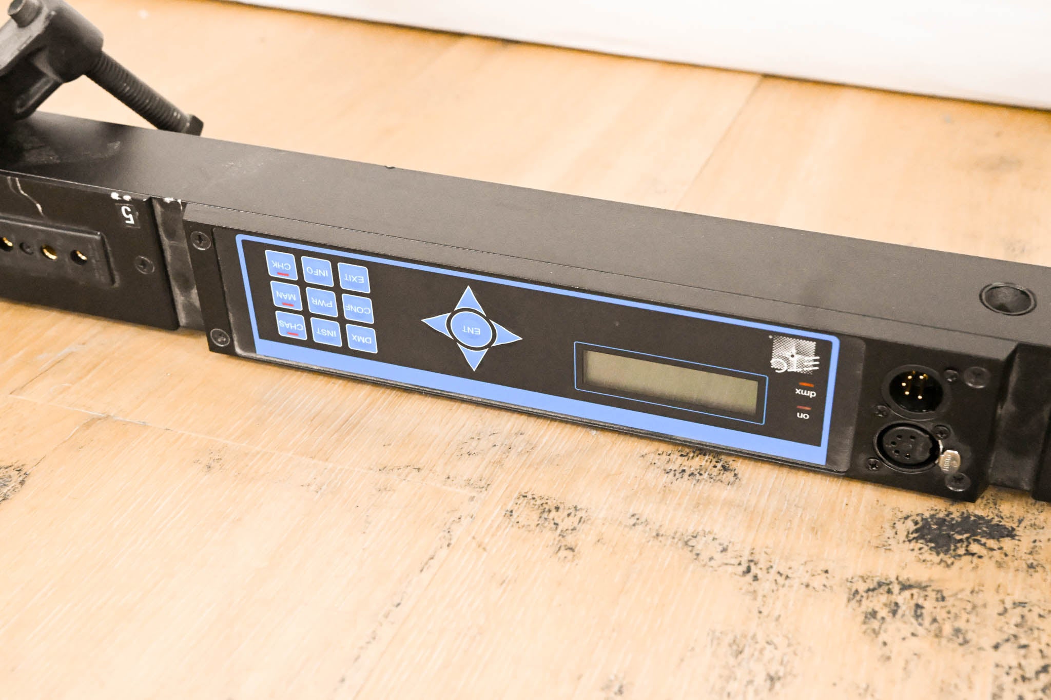 ETC SB6-10M 6 x 10A (1200W) SmartBar with Stage Pin Connectors