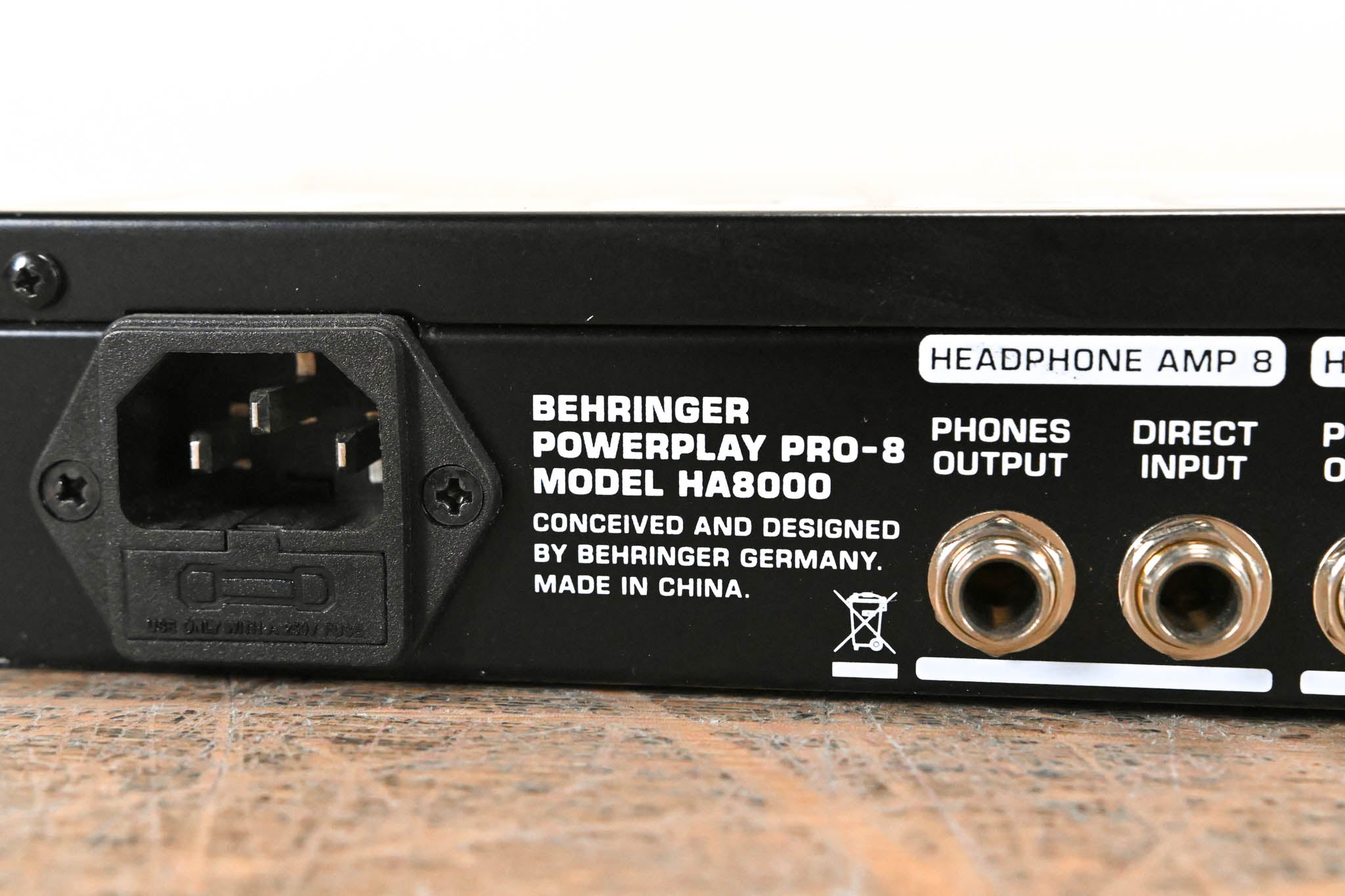 Behringer POWERPLAY PRO-8 HA8000 8-CH Headphone Distribution Amplifier