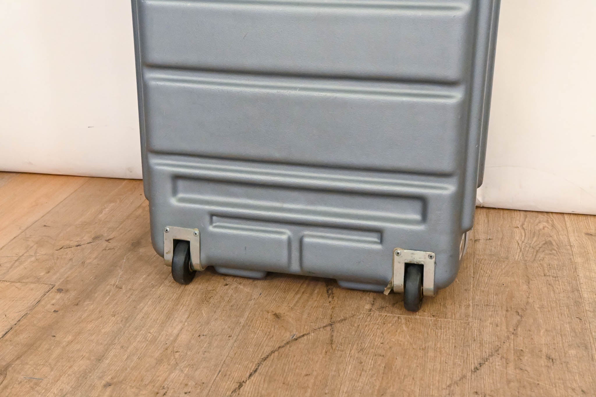 Ikegami Thermodyne Camera Case - Interior Dimensions 31" x 20" x 12"