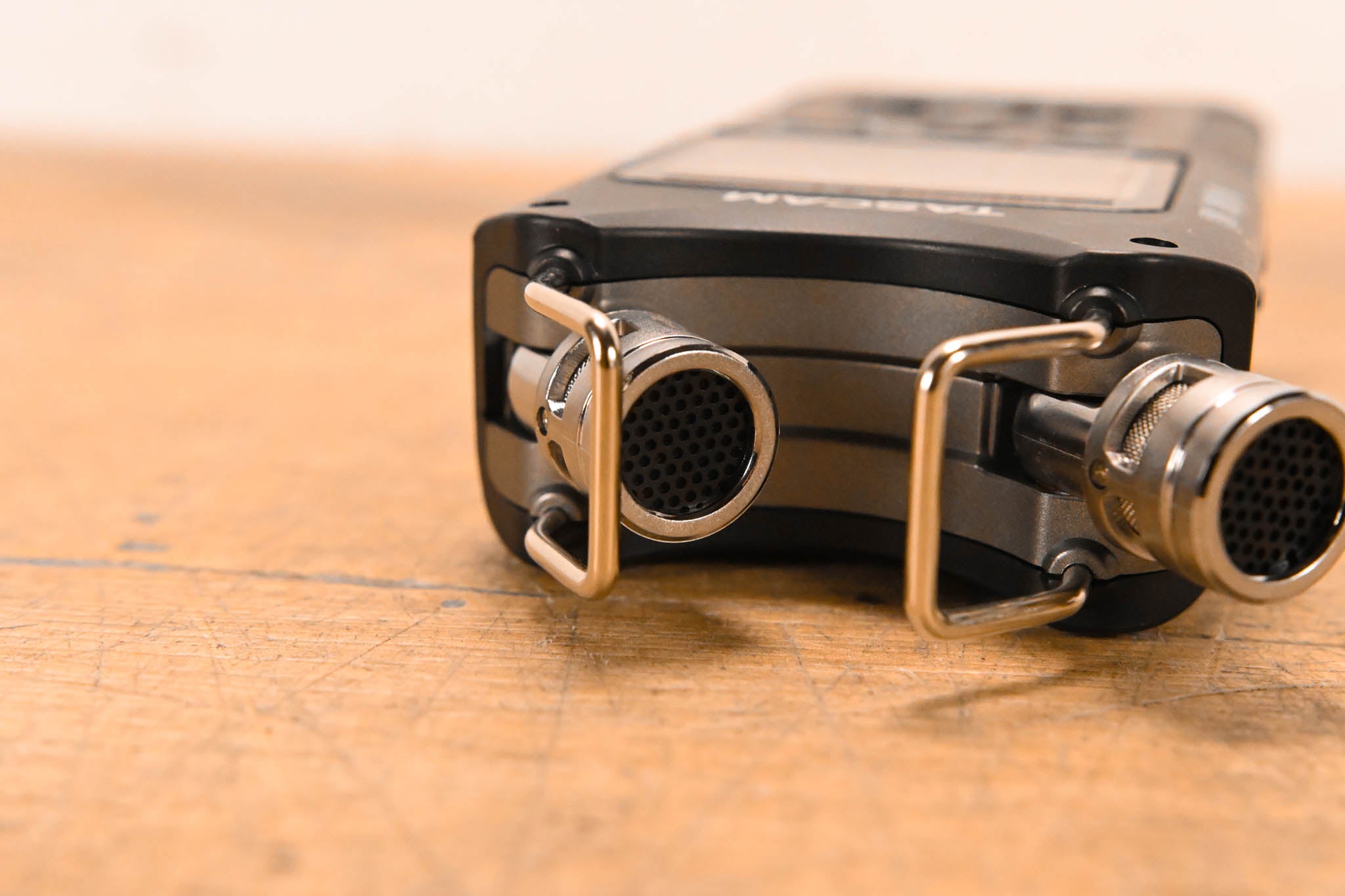 TASCAM DR-40 Handheld 4-Track Recorder