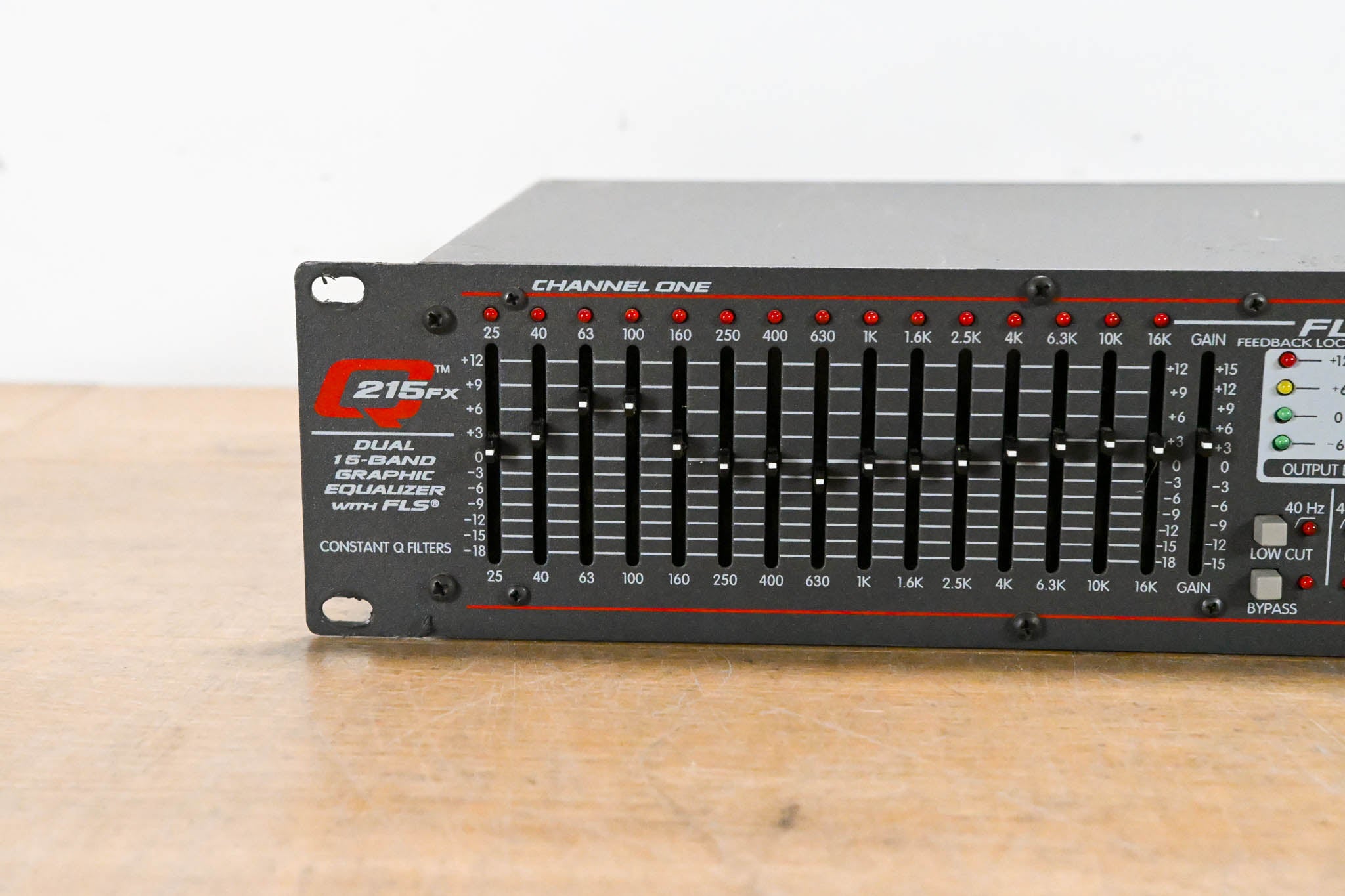 Peavey Q215FX Dual-Channel 15-Band Graphic Equalizer