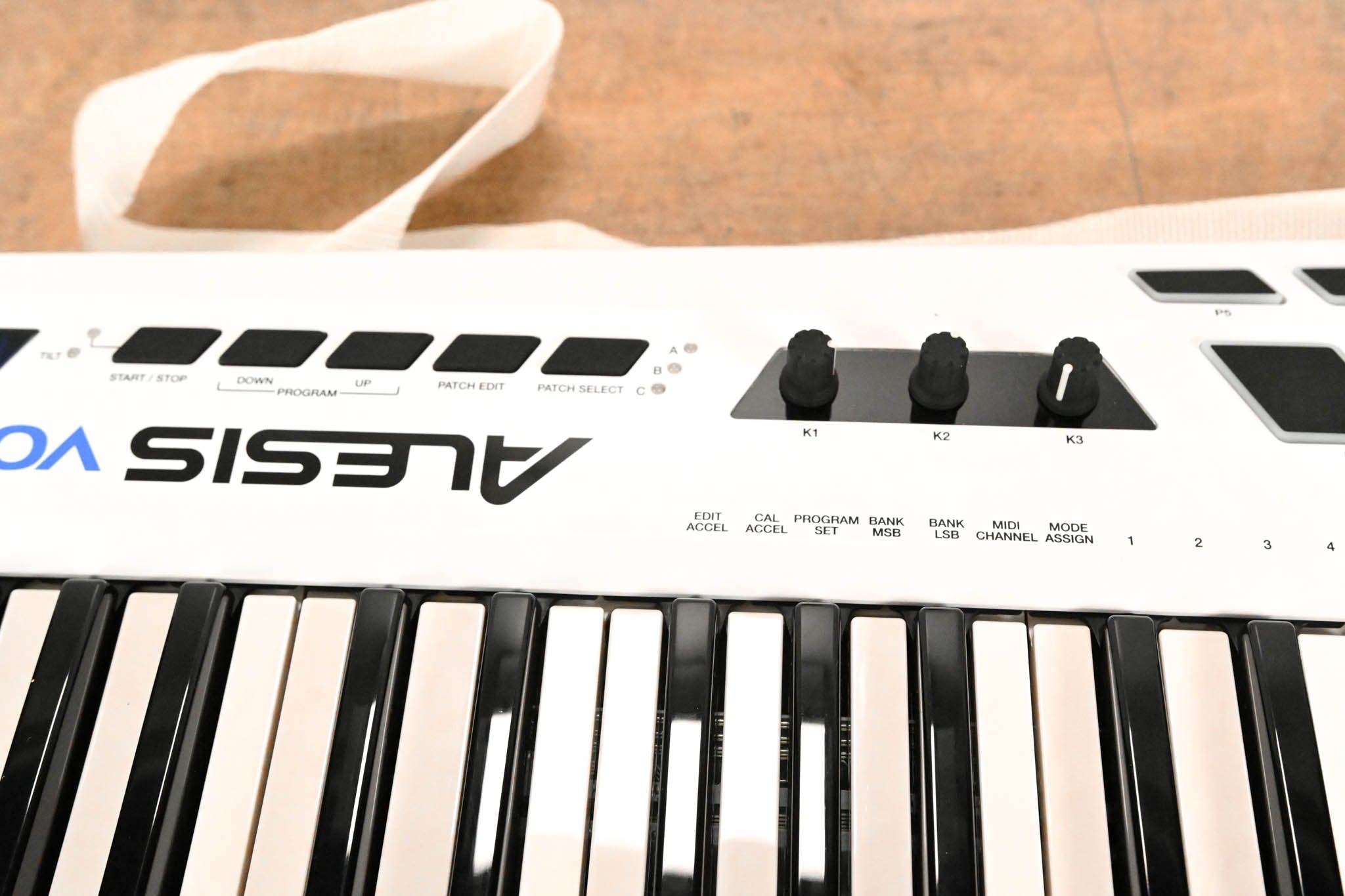 Alesis Vortex USB/MIDI Keytar Controller (NO POWER SUPPLY)