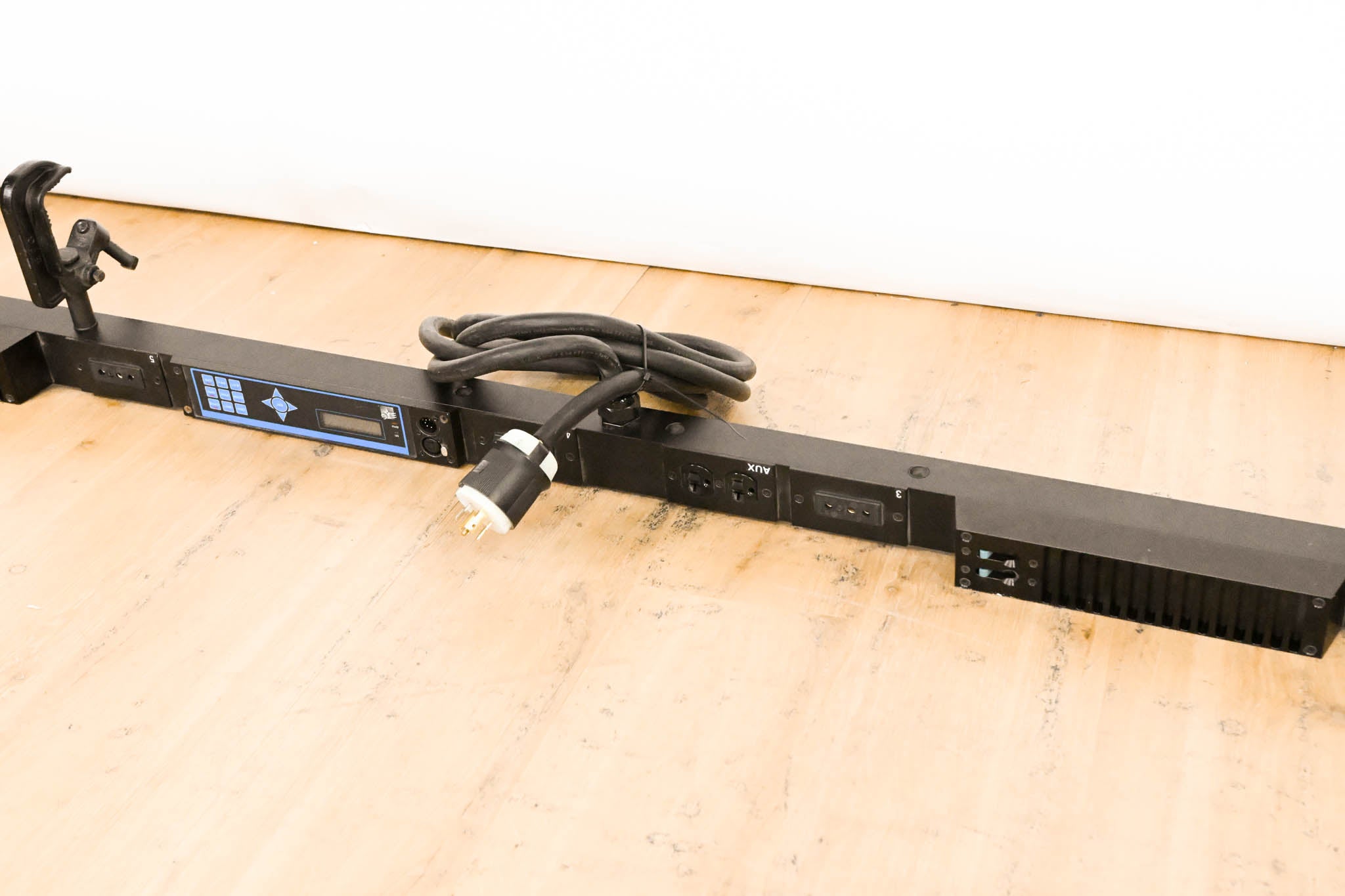 ETC SB6-10M 6 x 10A (1200W) SmartBar with Stage Pin Connectors