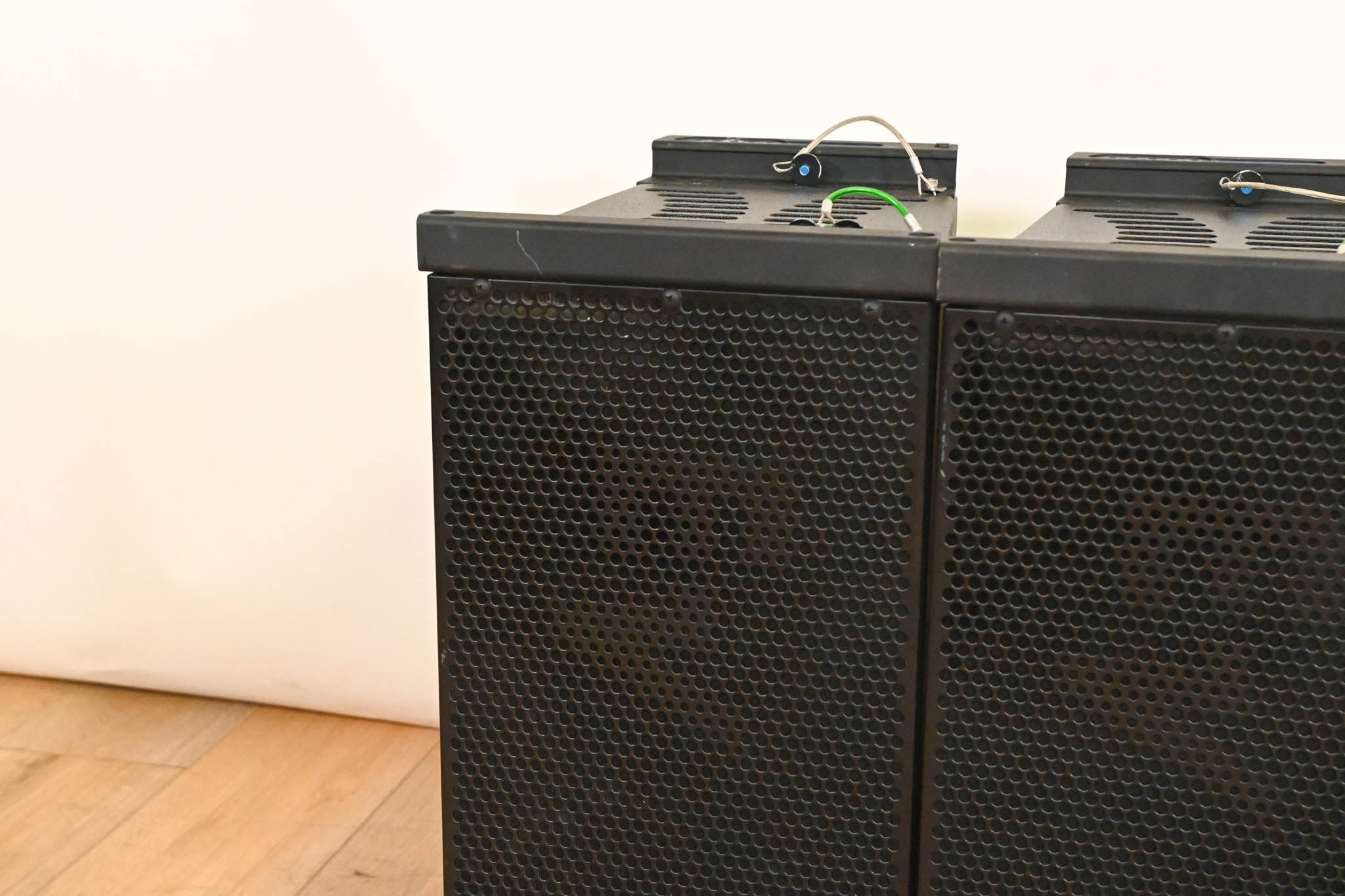 Electro-Voice (EV) XLE181 8" 2-Way Passive Line Array Speaker (PAIR)