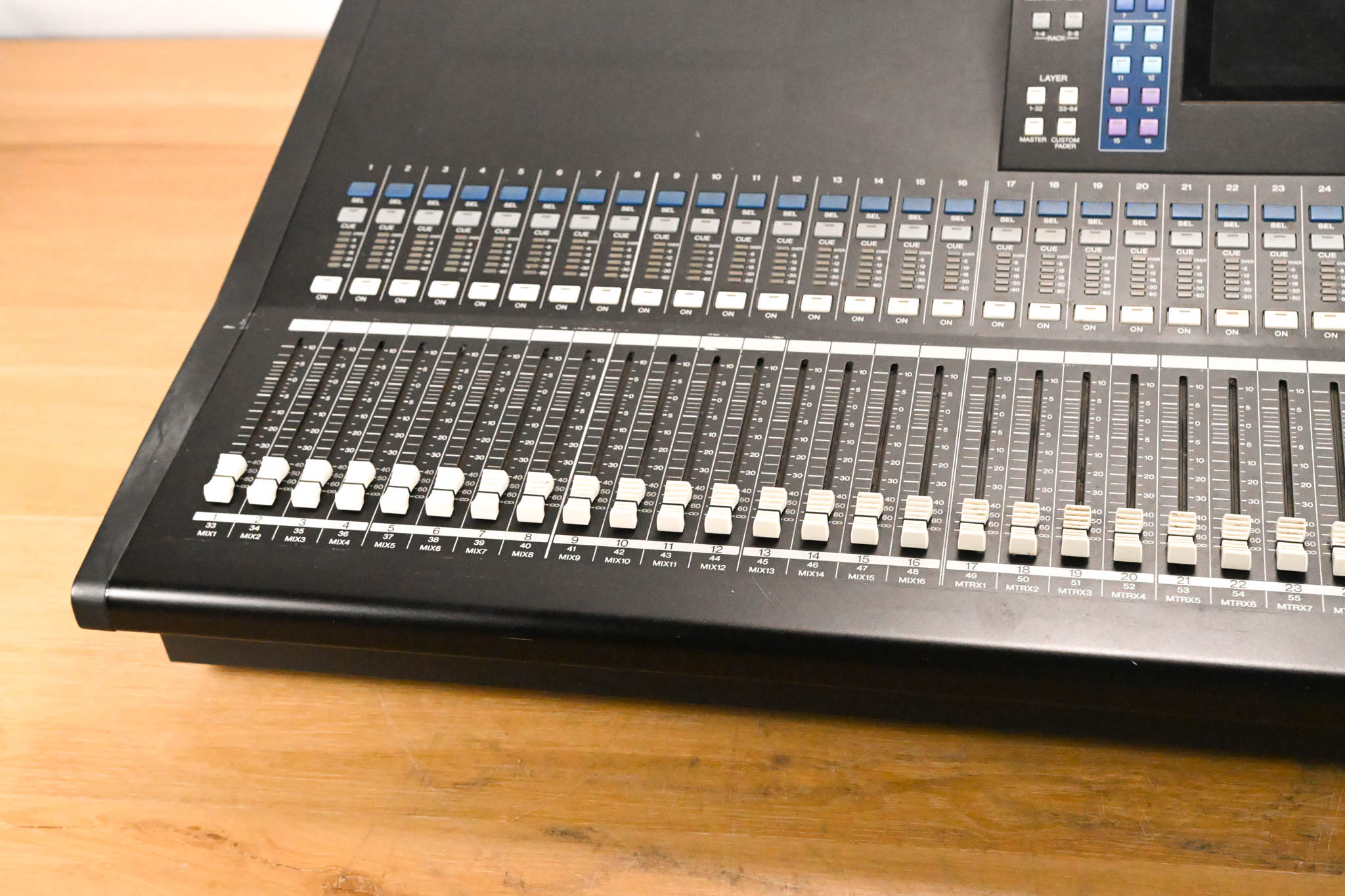 Yamaha LS9-32 32-Input Digital Mixing Console
