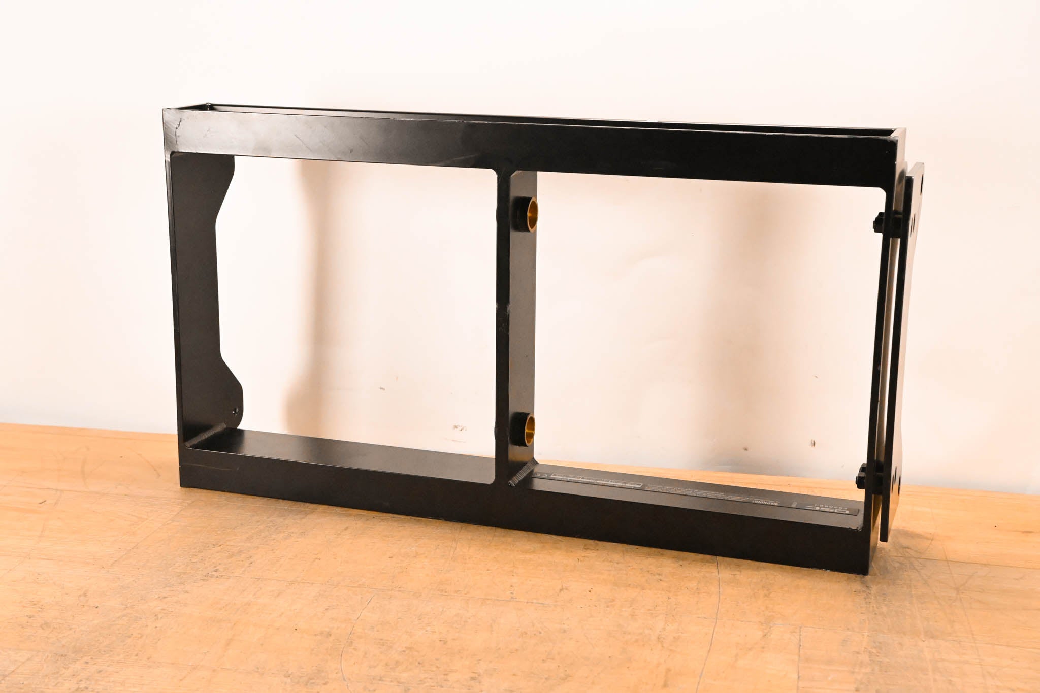 QSC FB2082i Flybar for WL2082-i and WL115-sw Speakers