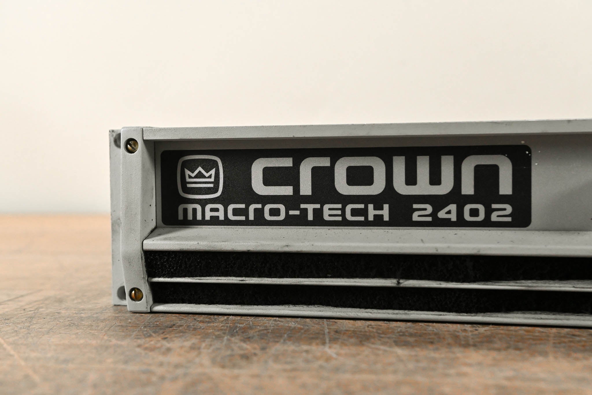 Crown Macro-Tech 2402 2-Channel Power Amplifier