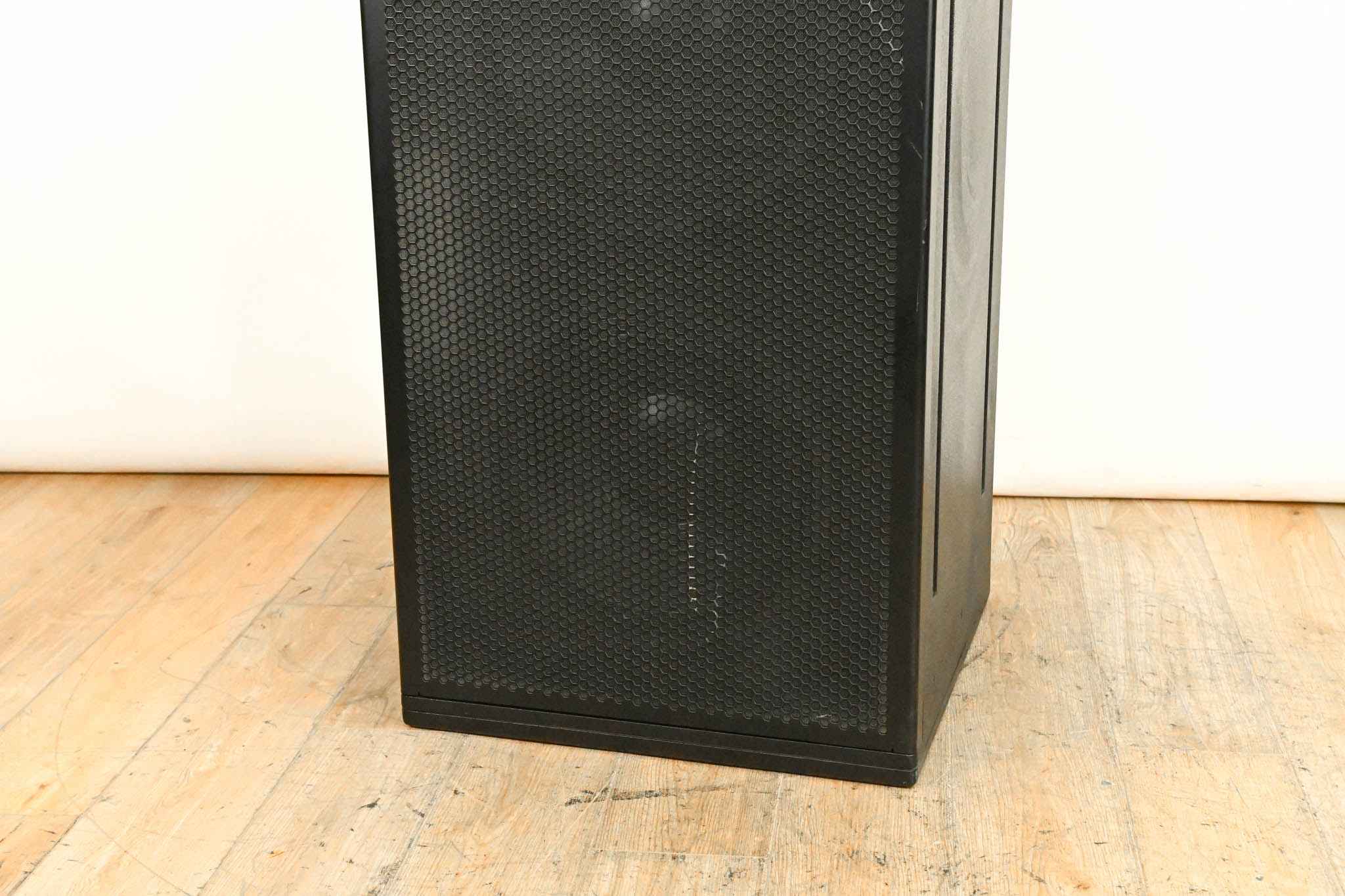 Meyer Sound 600-HP Compact High-Power Subwoofer