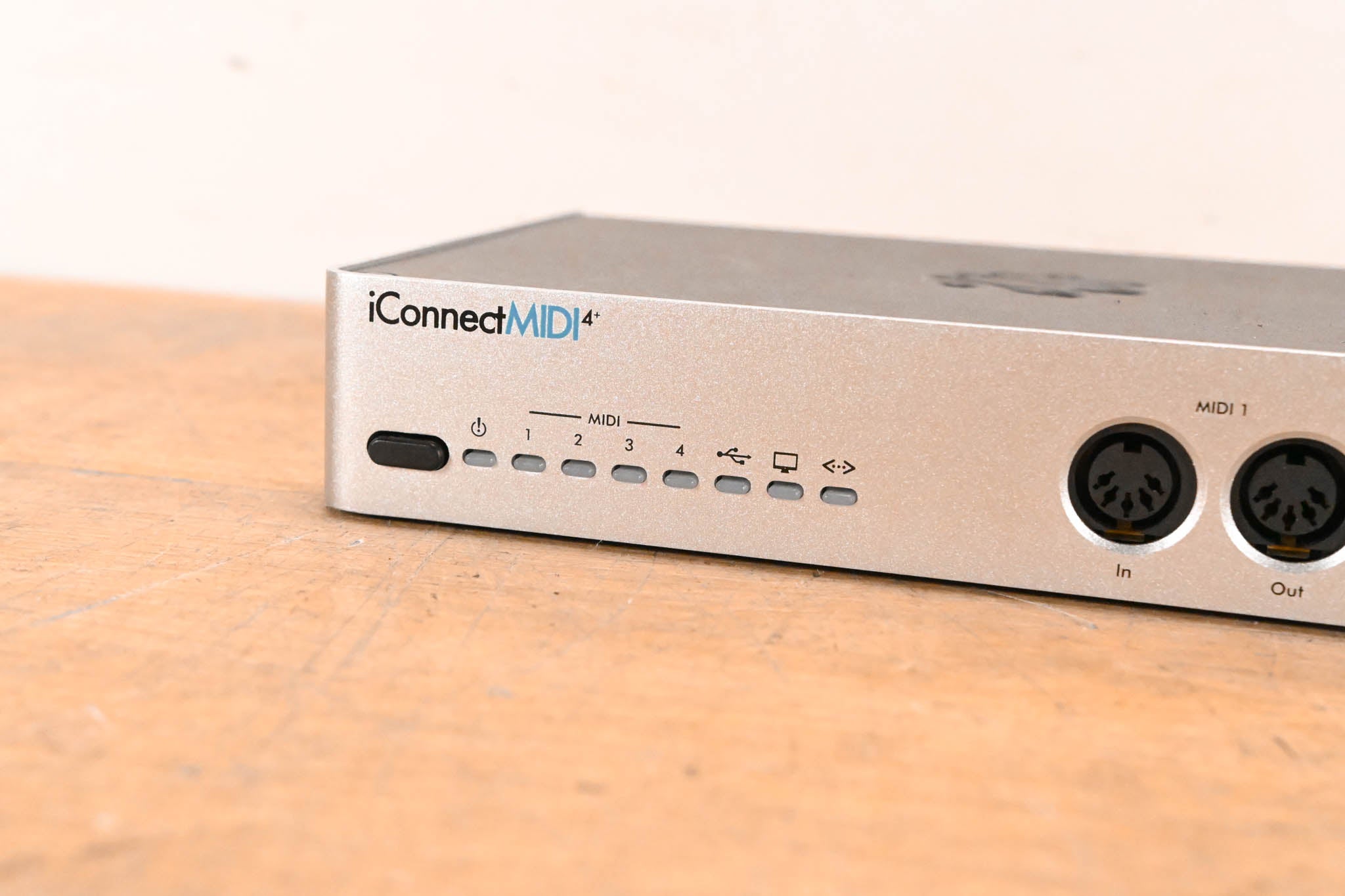 iConnectivity iConnectMIDI4+ USB + Lightning iOS MIDI Interface (NO PSU)