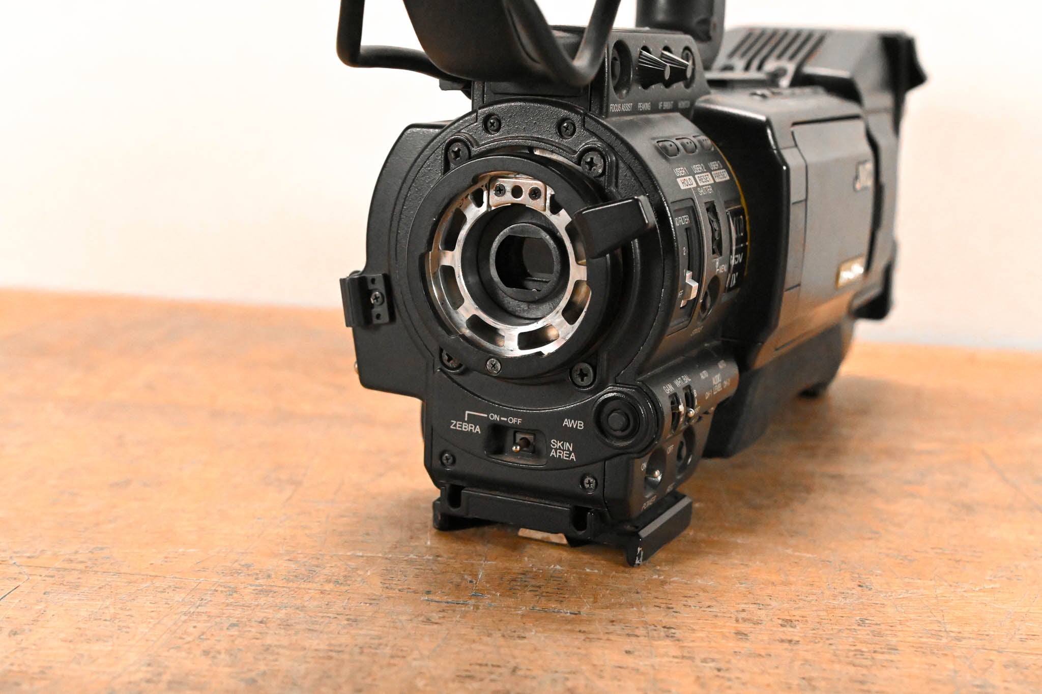 JVC GY-HD200U 1/3" 3-CCD Professional HDV Camcorder