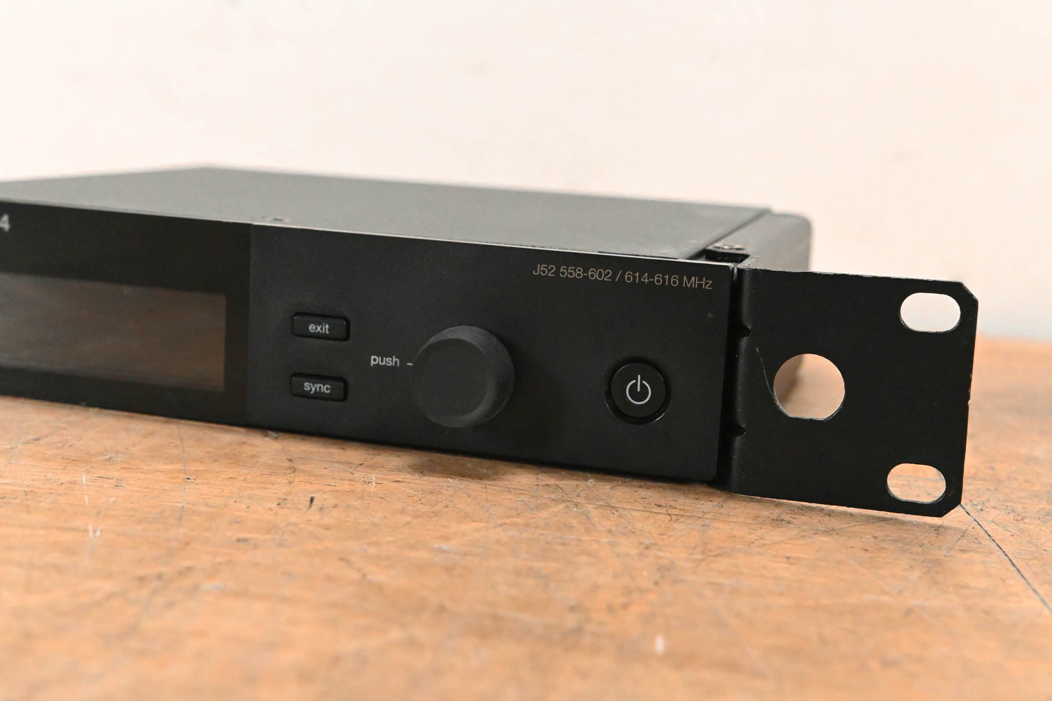 Shure SLXD4 Wireless Receiver - J52 Band: 558-602 / 614-616 MHz (NO PSU)