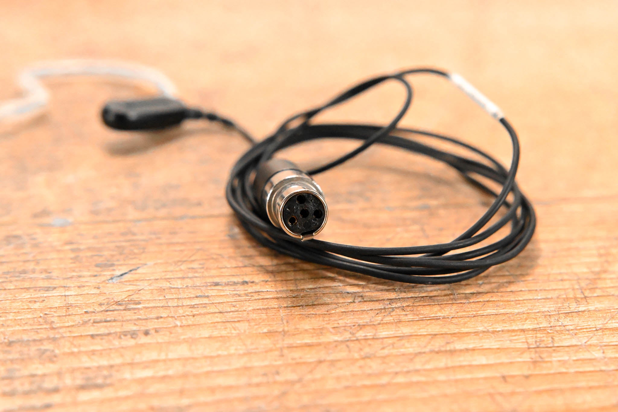 Shure MX153B/O-TQG Earset Headworn Microphone