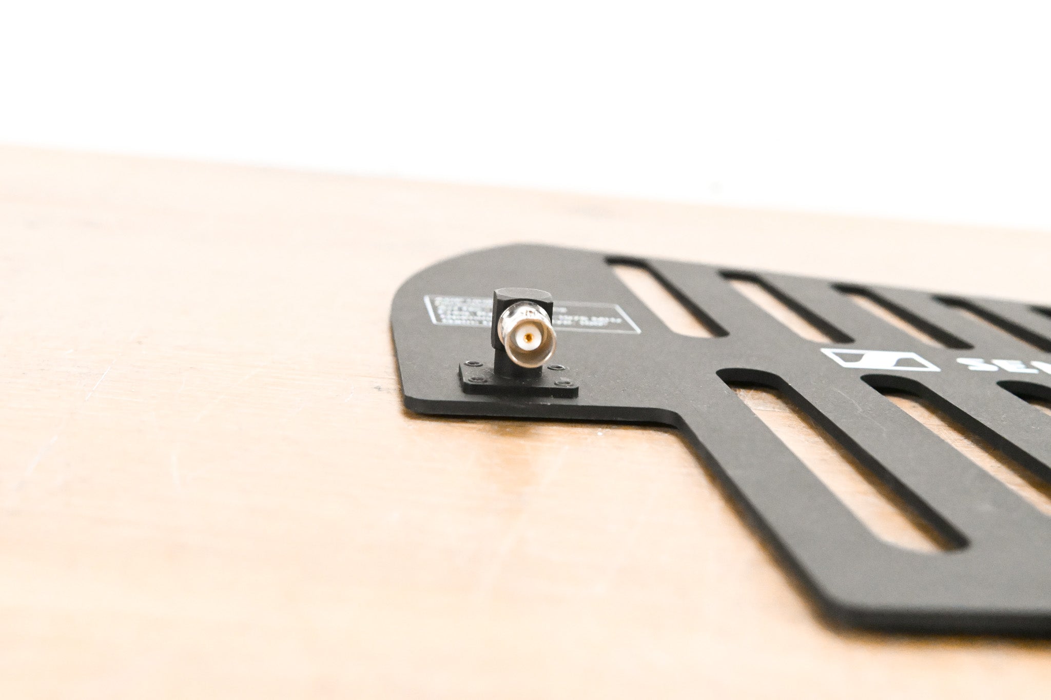 Sennheiser ADP UHF Directional Antenna (470-1075 MHz)