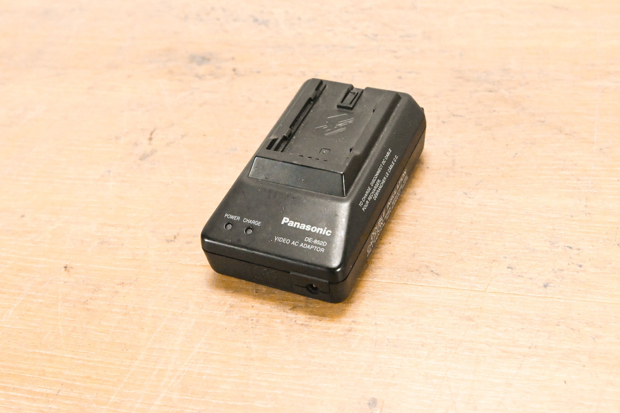 Panasonic DE-852D Video AC Adaptor / Battery Charger (NO POWER SUPPLY)