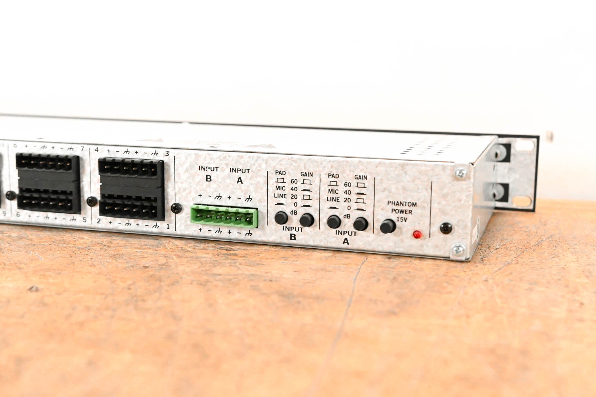 Rane DA216S 2-Input, 16-Output Distribution Line Amplifier