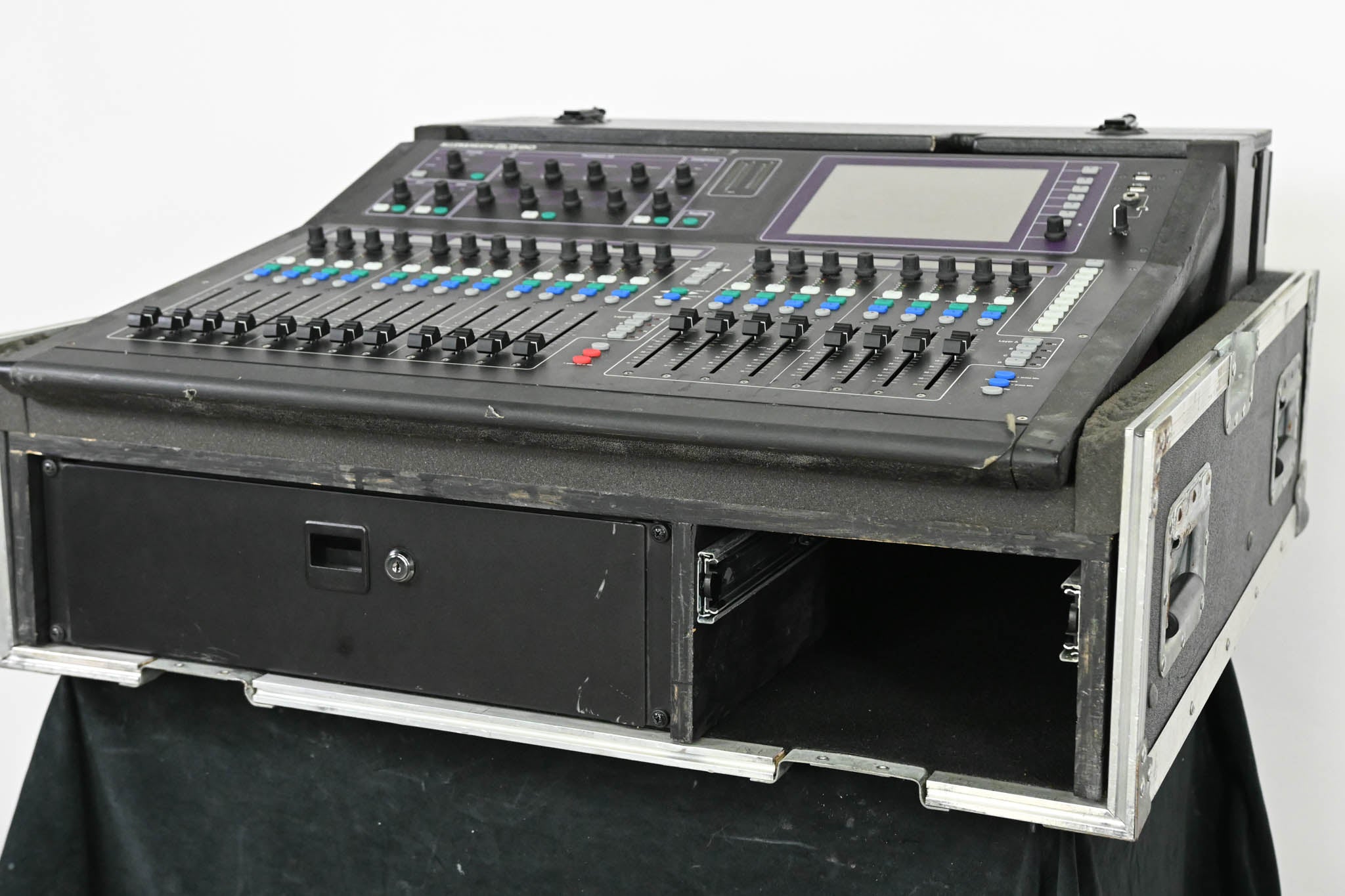 Allen & Heath GLD-80 Digital Audio Mixing Surface with Road Case