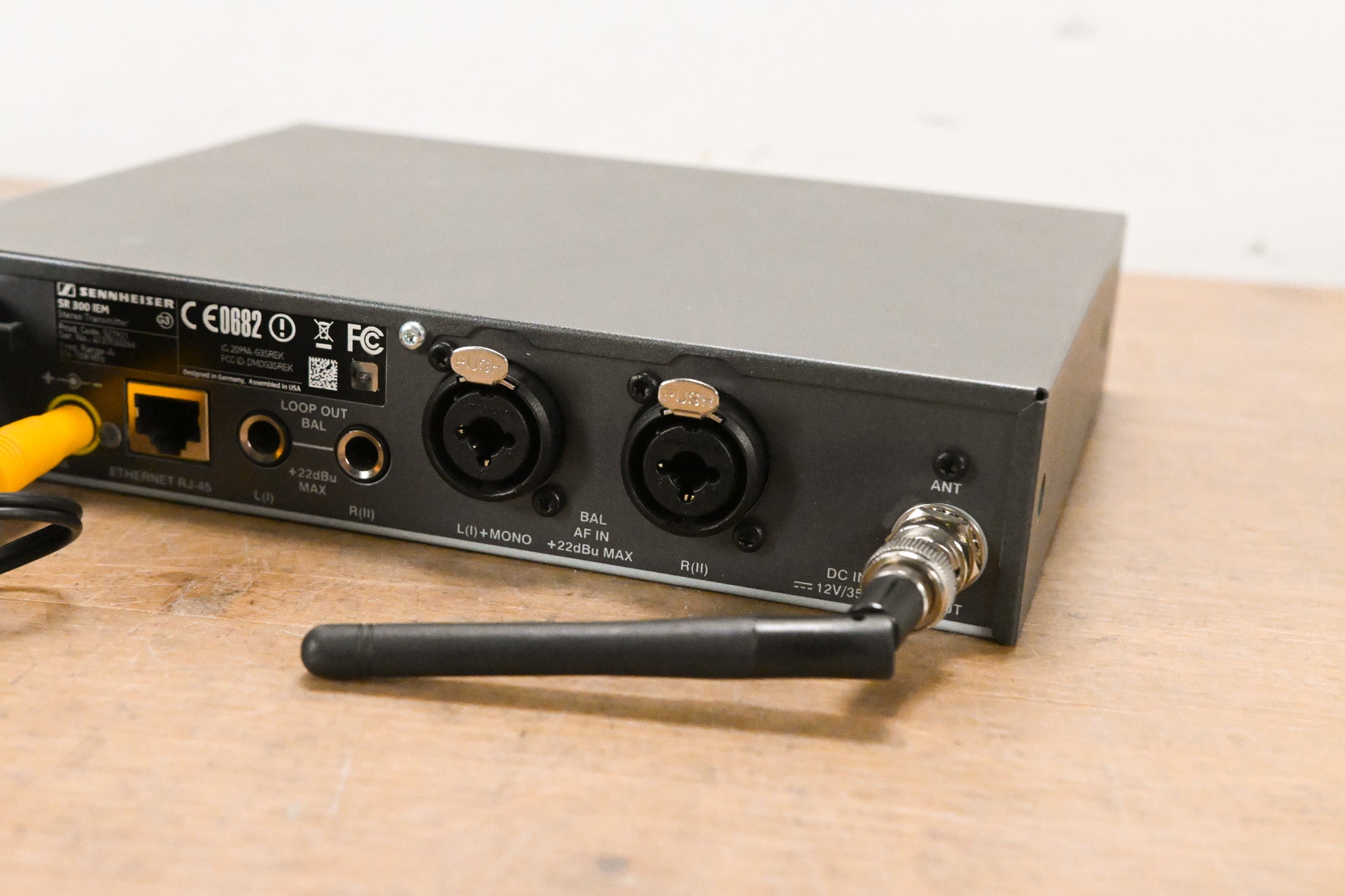 Sennheiser ew 300 IEM G3 Wireless In-Ear Monitoring System - 516-558 MHz