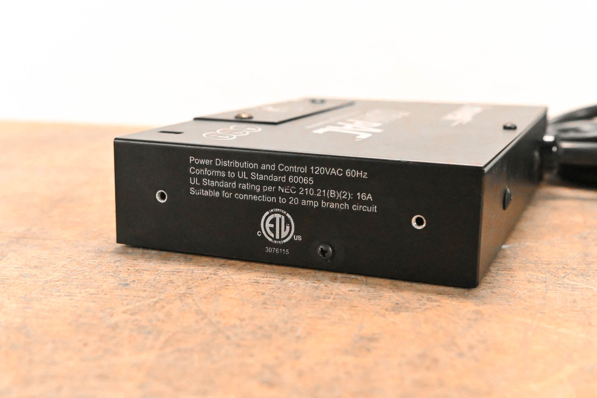 Lowell ACSP-2002-VTE Compact Surge Suppressor