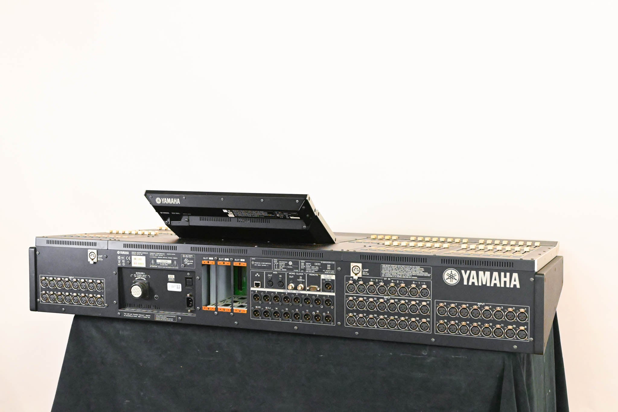 Yamaha M7CL-48 48-Channel Digital Audio Mixing Console