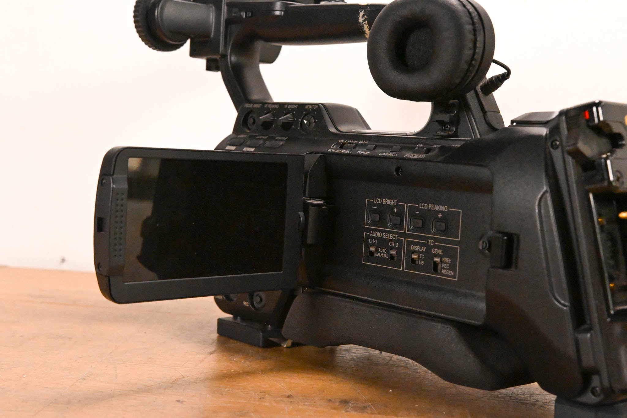 JVC GY-HM710U ProHD Compact Shoulder Solid State Camcorder