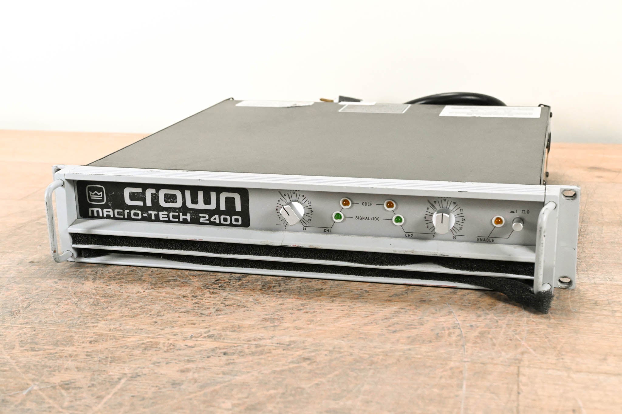 Crown Macro-Tech 2400 2-Channel Power Amplifier