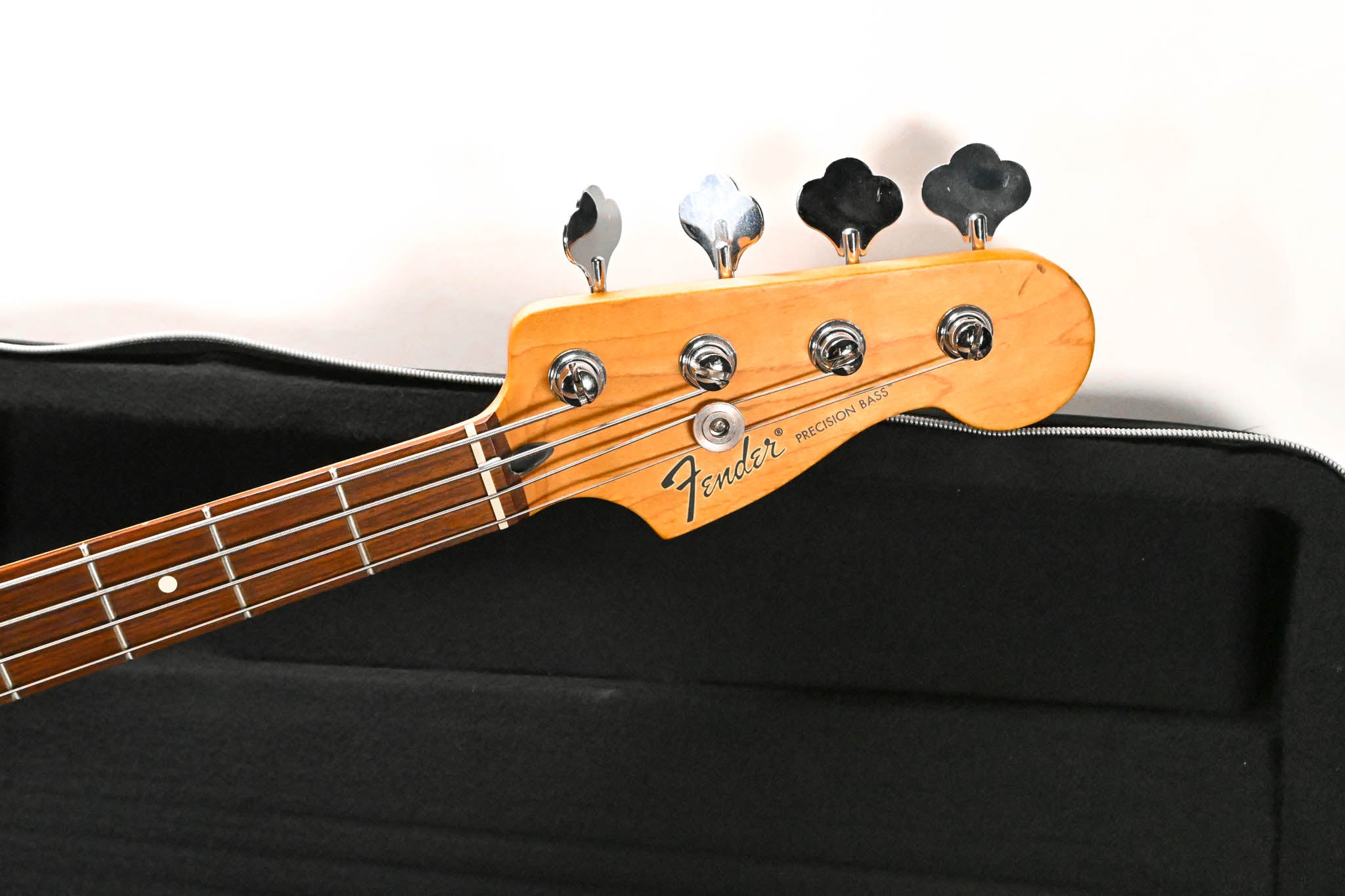 Fender Precision Bass 2009 MIM Sunburst With Case