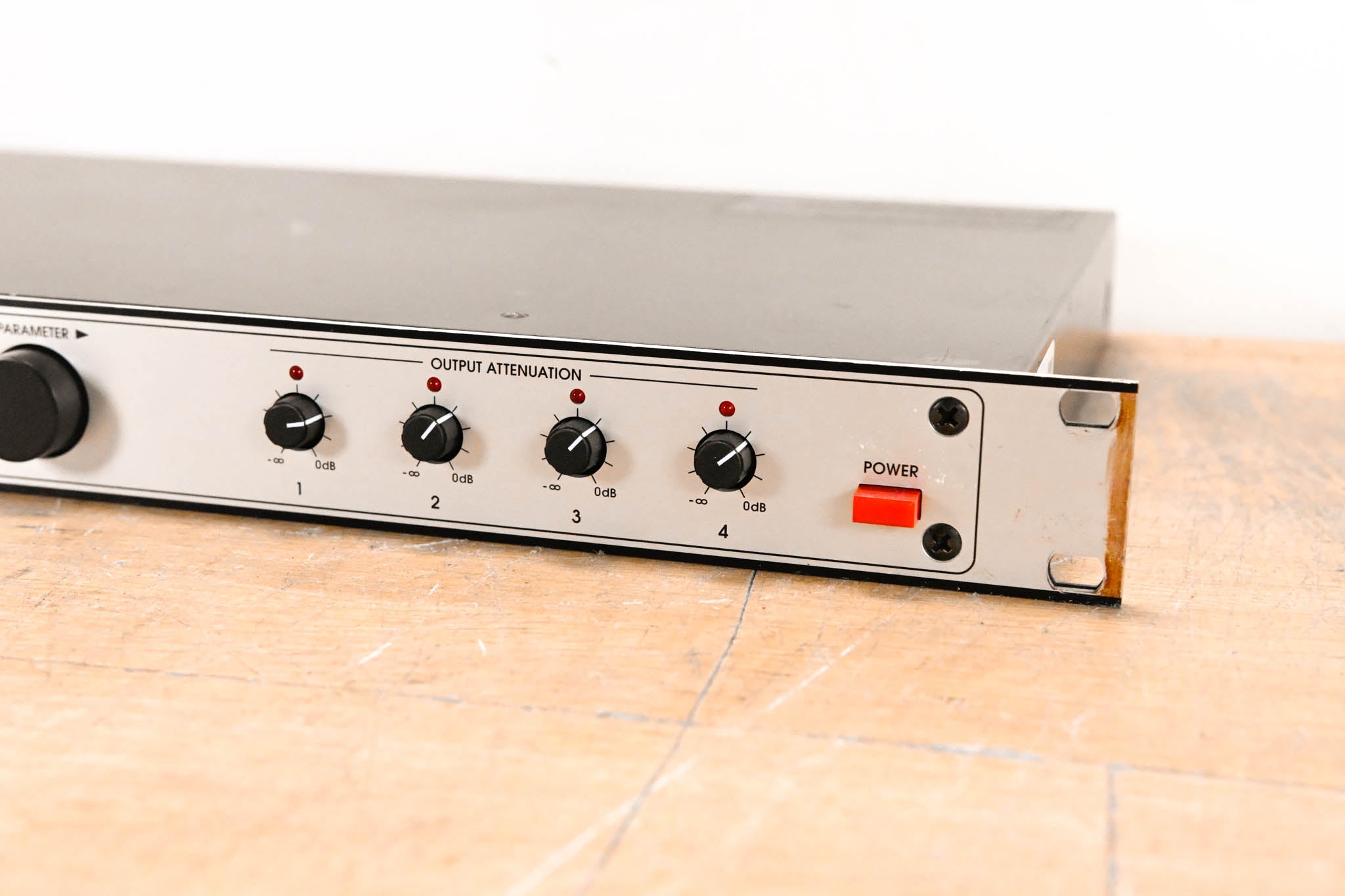 Klark Teknik DN7204 Digital Delay and EQ