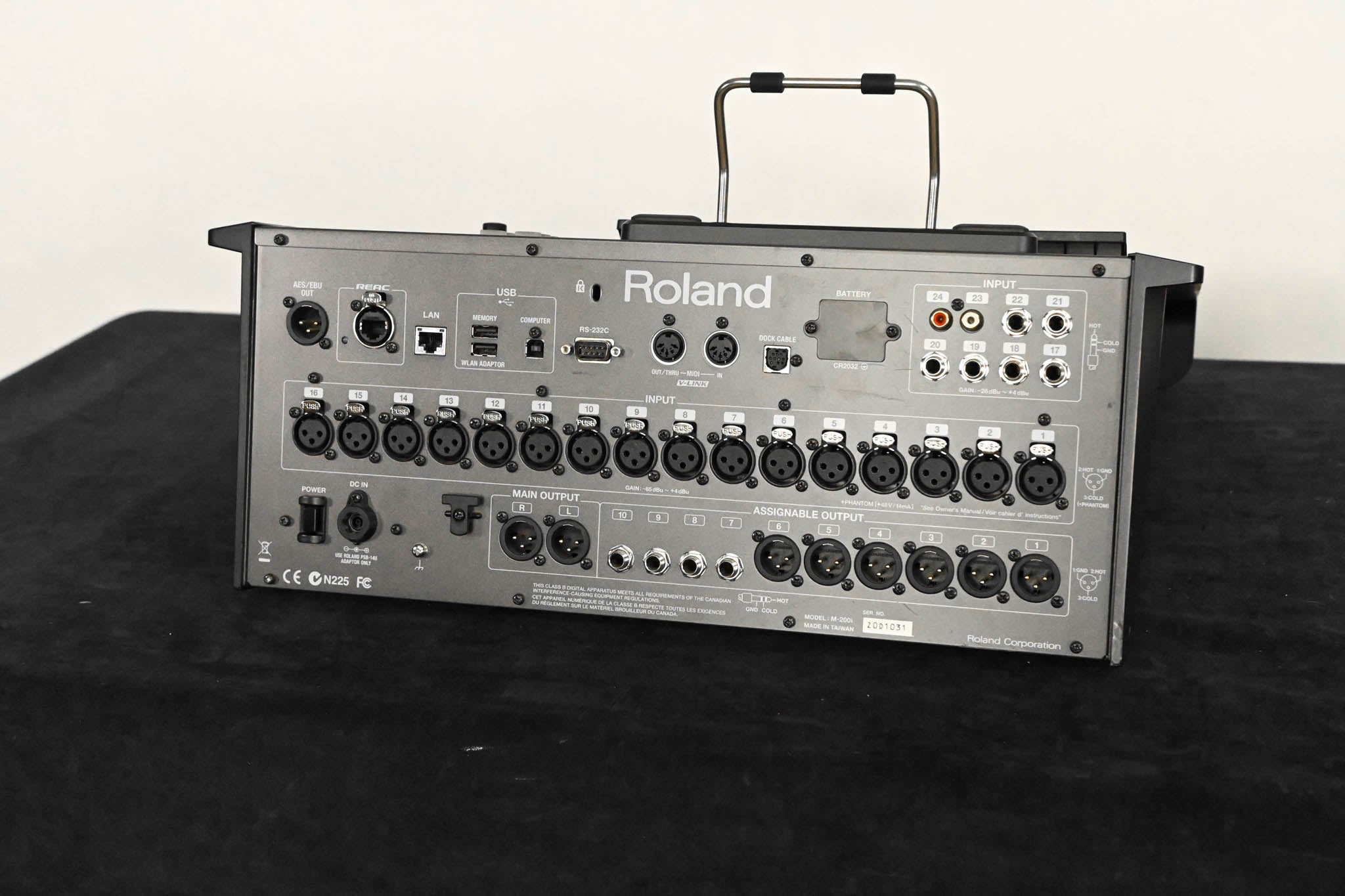 Roland M-200i 32-Channel Live Digital V-Mixer Console
