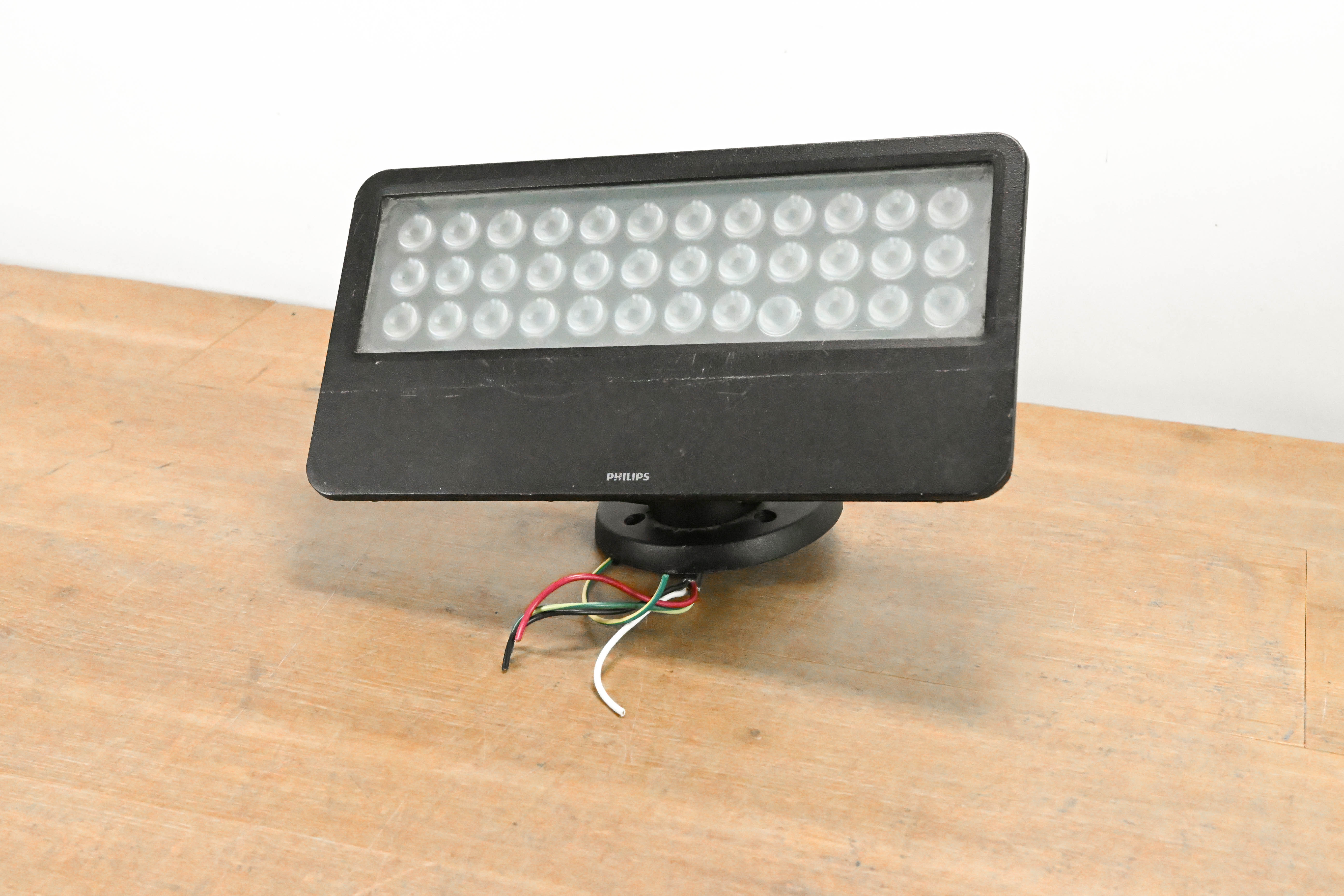 Philips iW Blast12 Powercore Frosted Lens LED Fixture