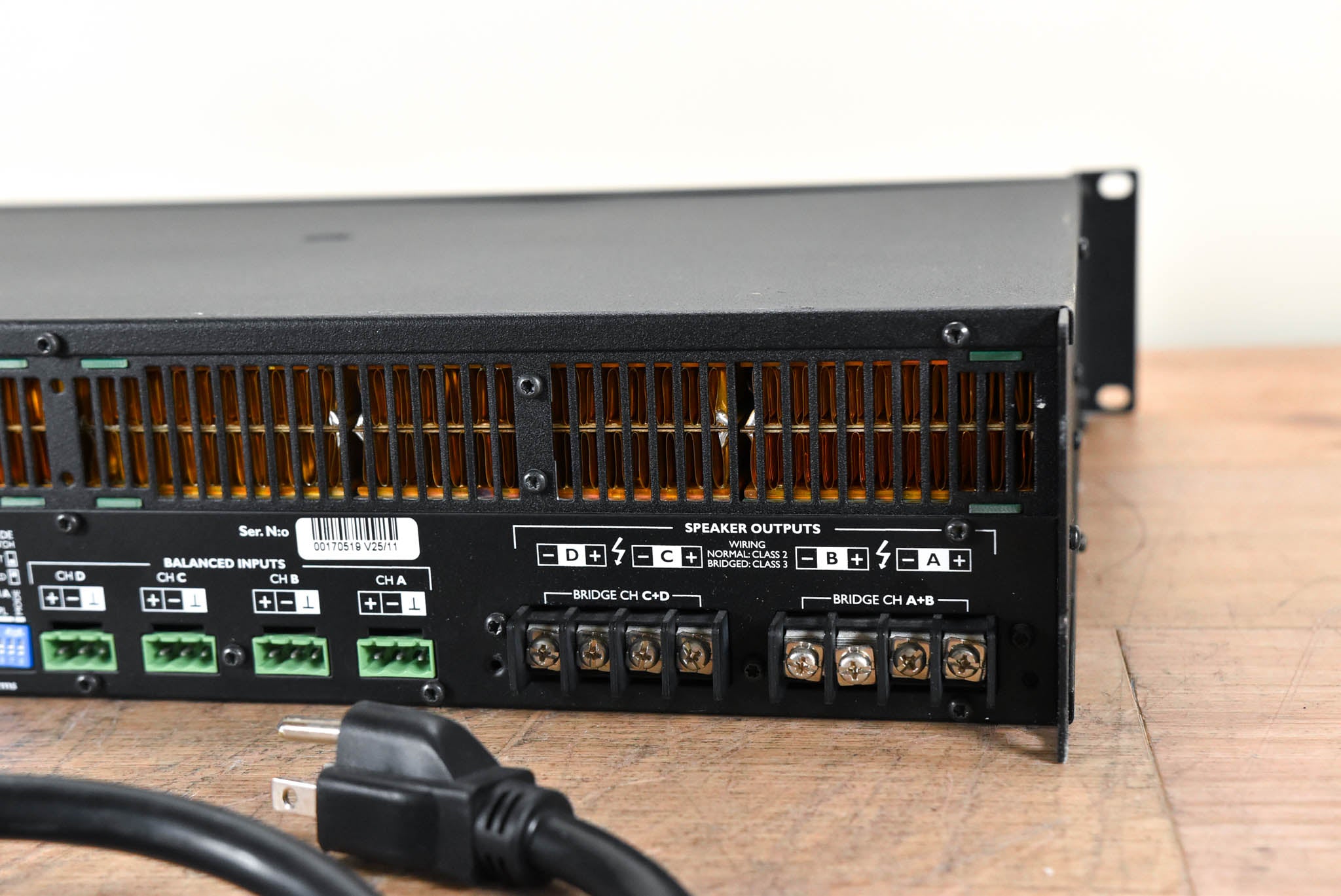 Lab Gruppen C 16:4 1600W Four-Channel Power Amplifier CG0045D Lab Gruppen C 16:4 1600W Four-Channel Power Amplifier CG0045D