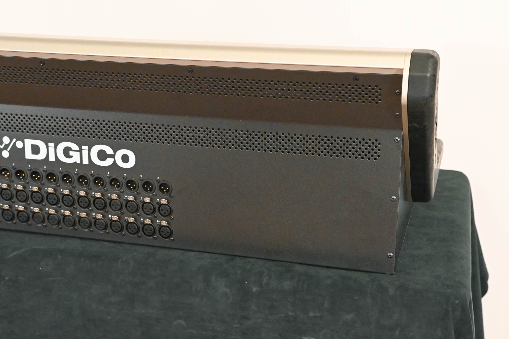 DiGiCo S31 48-Channel Digital Mixing Console