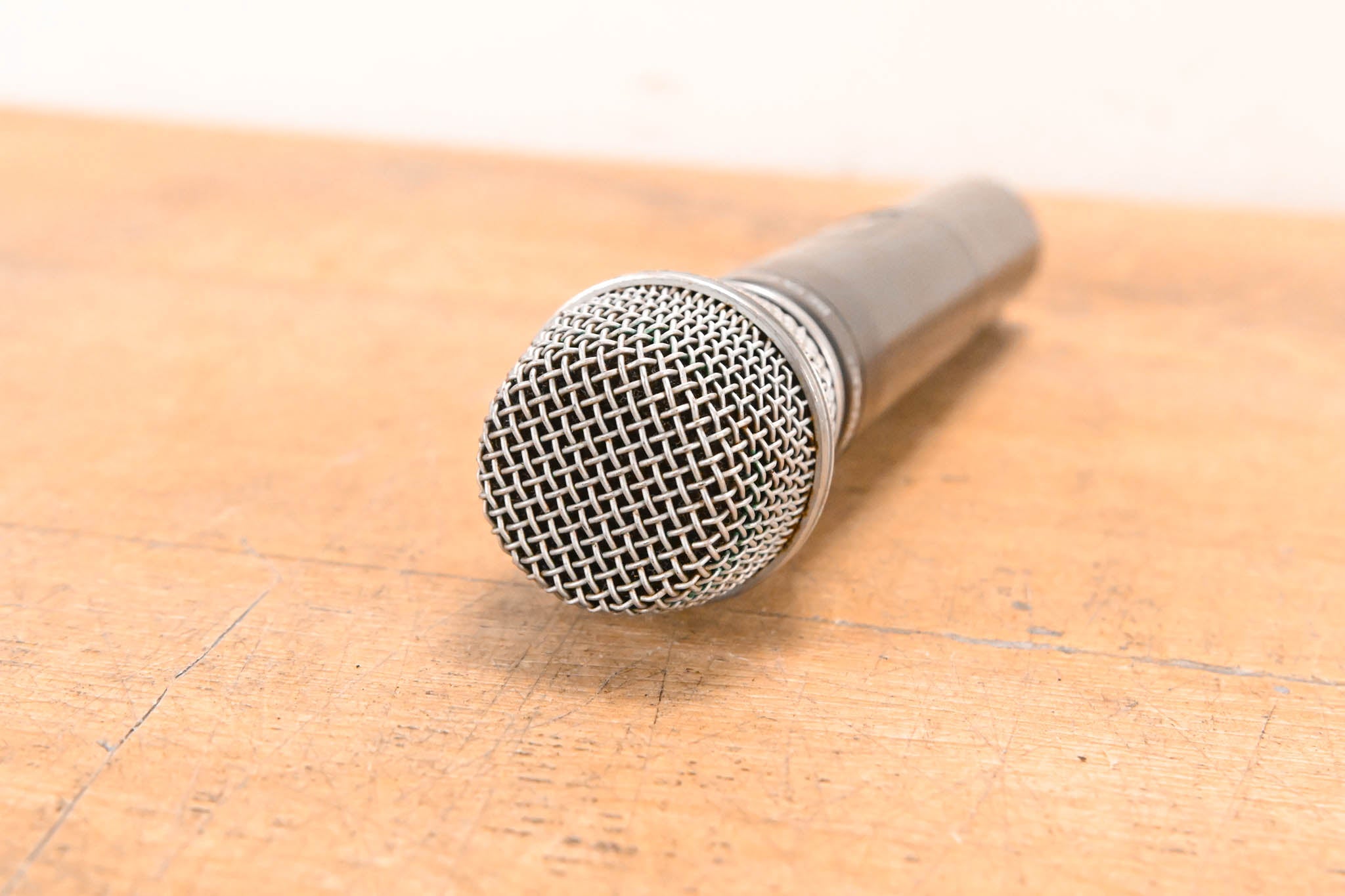 Shure SLX2/BETA87A Wireless Handheld Transmitter - J3 Band: 572-596 MHz