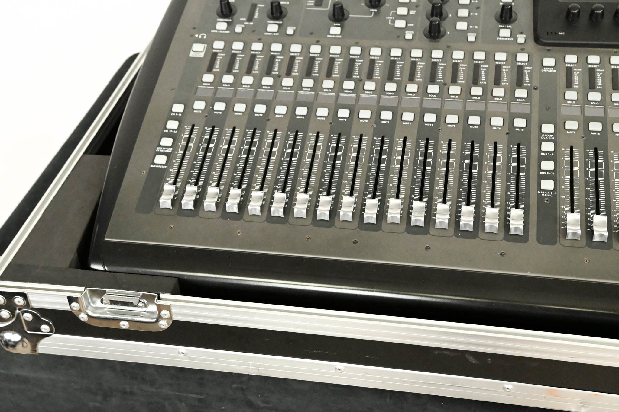 Behringer X32 40-Channel Digital Mixing Console with Road Case