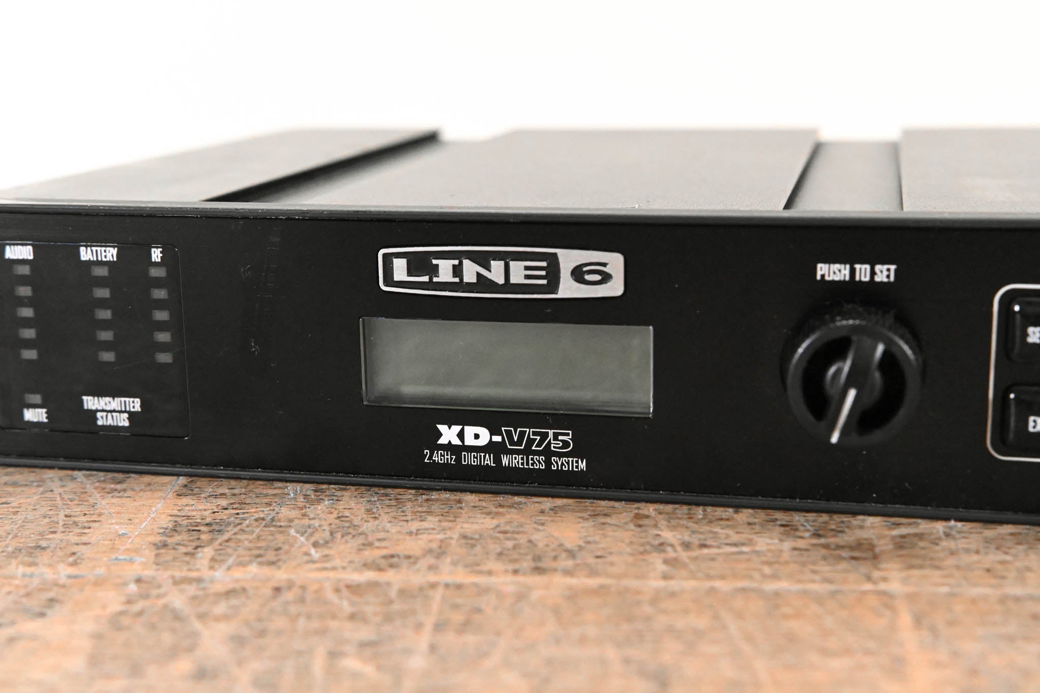 Line 6 XD-V75 2.4GHz Digital Wireless Handheld Microphone System