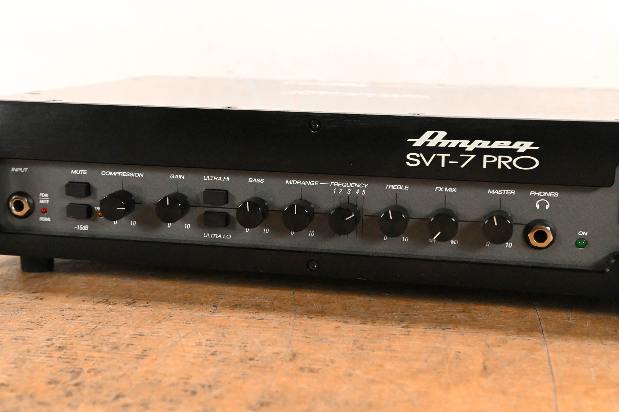 Ampeg SVT-7 PRO 1000W Bass Amp Head