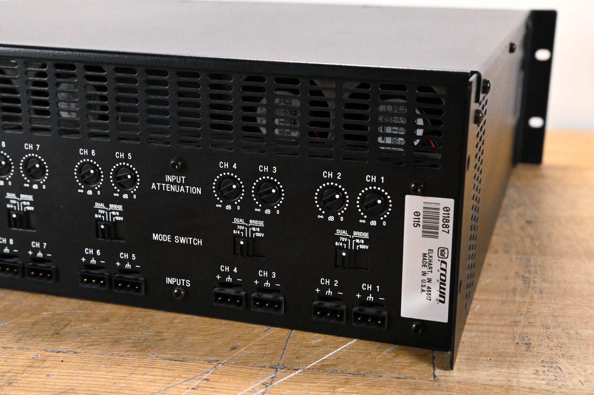 Crown CTs 8200 200W 8-Channel Power Amplifier