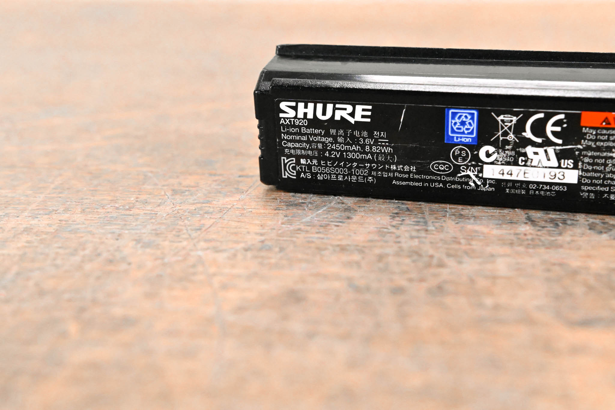 Shure AXT920 Axient Handheld Rechargeable Battery