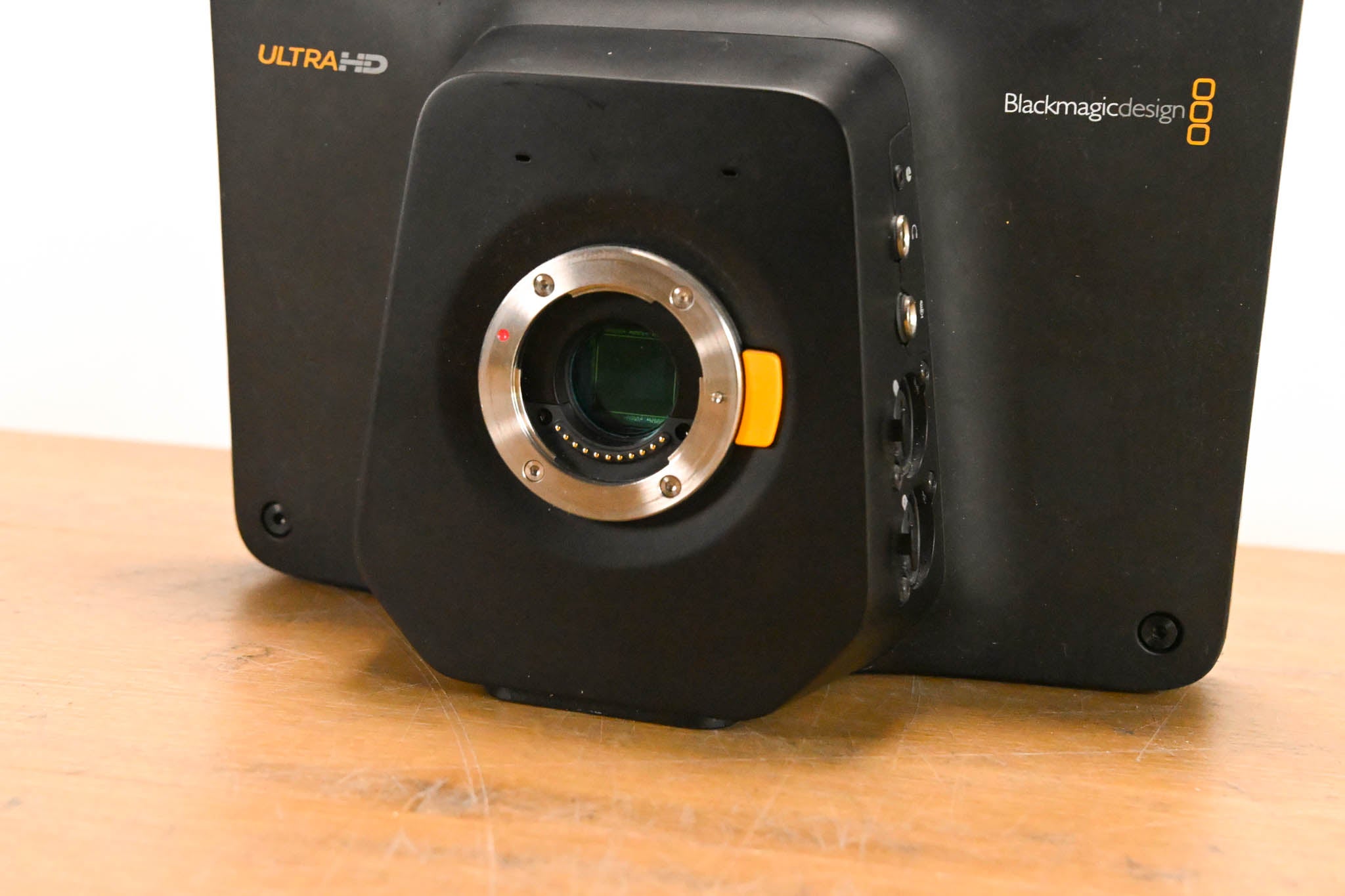 Blackmagic Design Studio Camera 4K 2