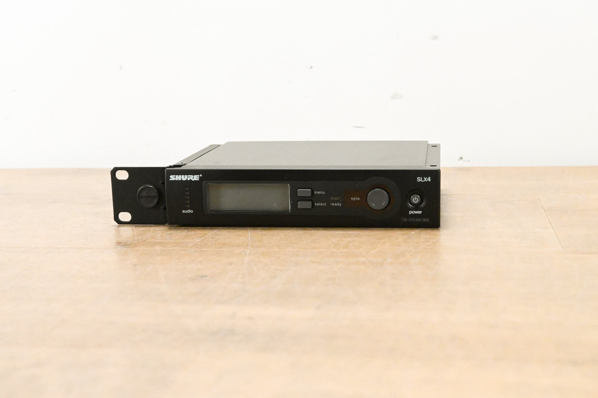 Shure SLX4 Wireless Receiver - G4 Band: 470-494 MHz (NO POWER SUPPLY)