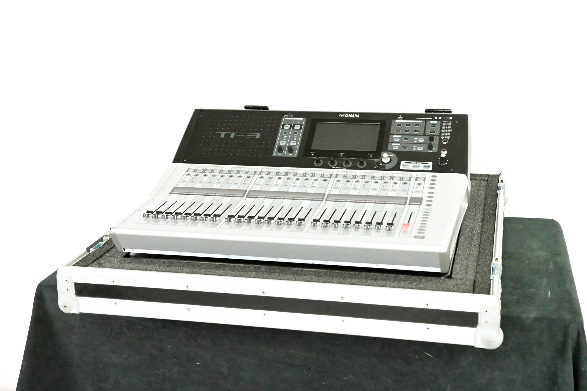 Yamaha TF3 24-Channel Digital Audio Mixer with Road Case