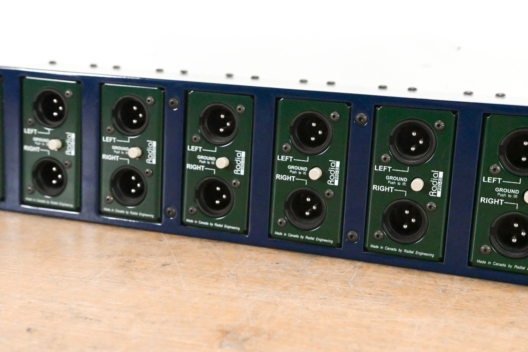 Radial Engineering J-Rak 8 8-Space Rack Adaptor with 8 Radial ProD2s