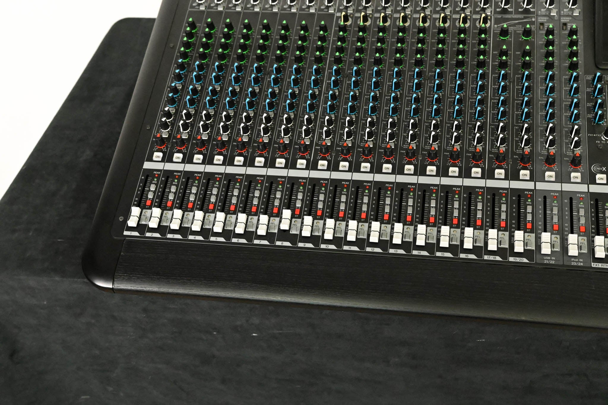 Yamaha MGP24X 24-Channel Mixer with USB and Effects