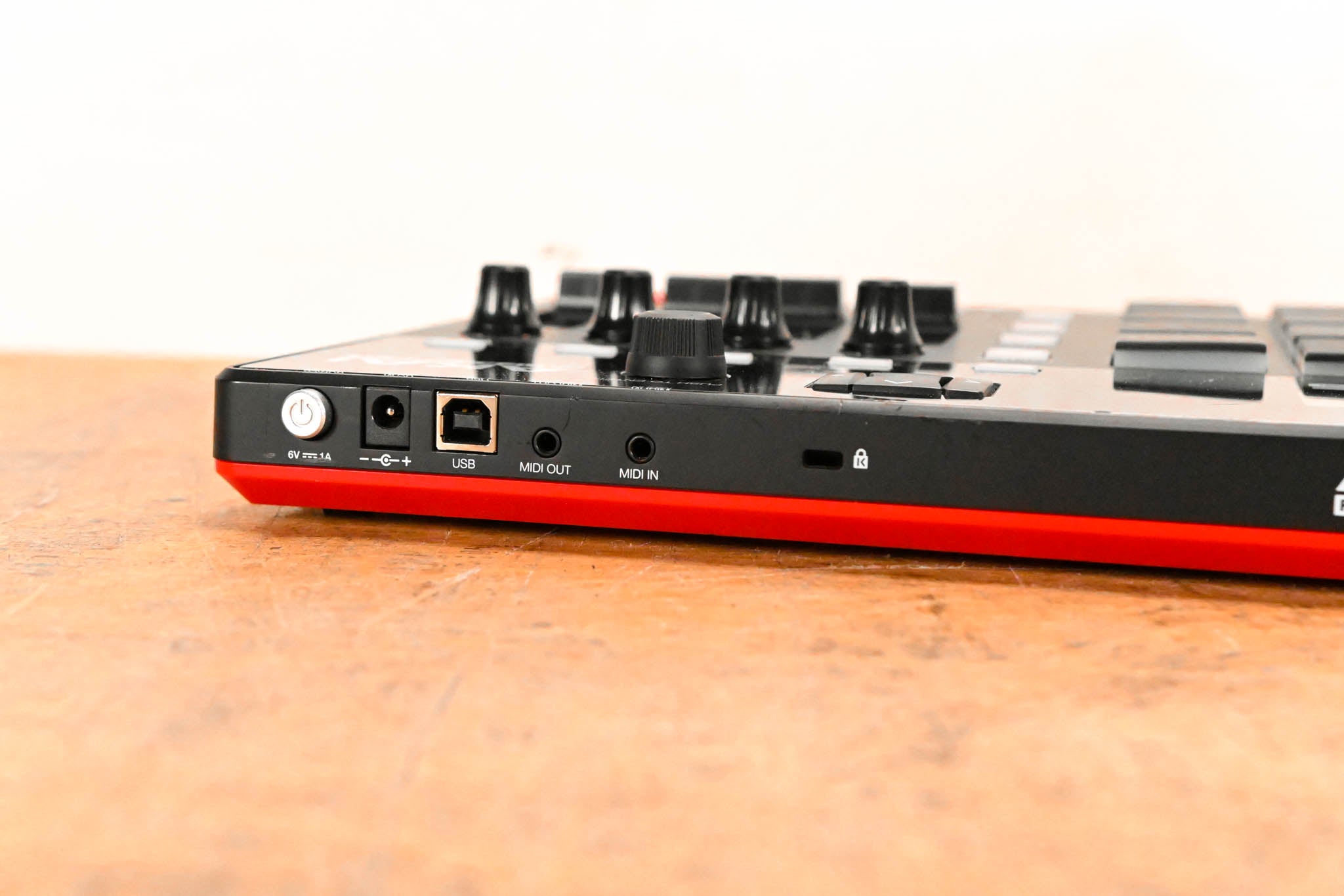 Akai MPD226 Midi Pad Controller (NO POWER SUPPLY)