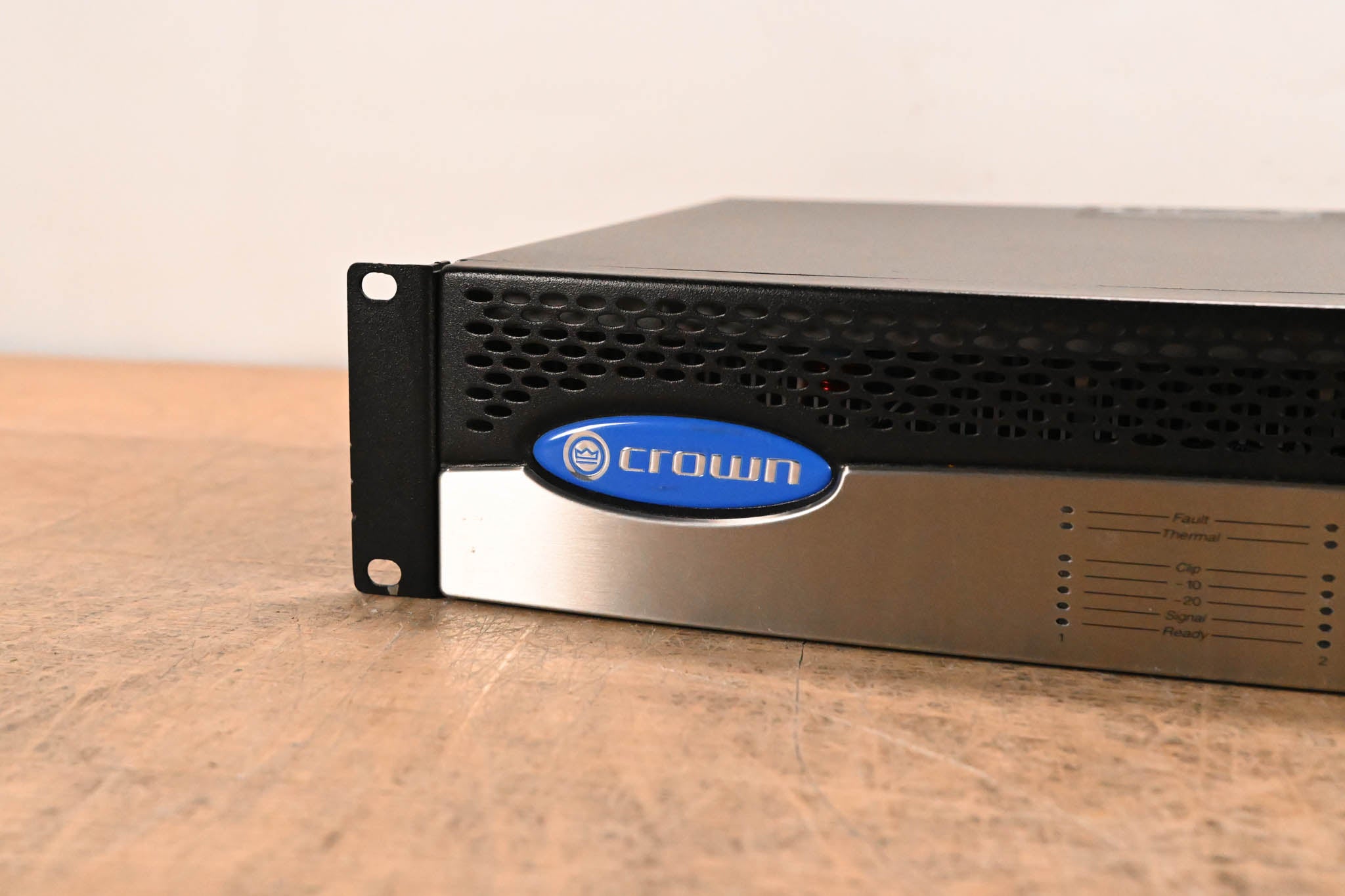 Crown CTs 600 Two-Channel 300W Power Amplifier