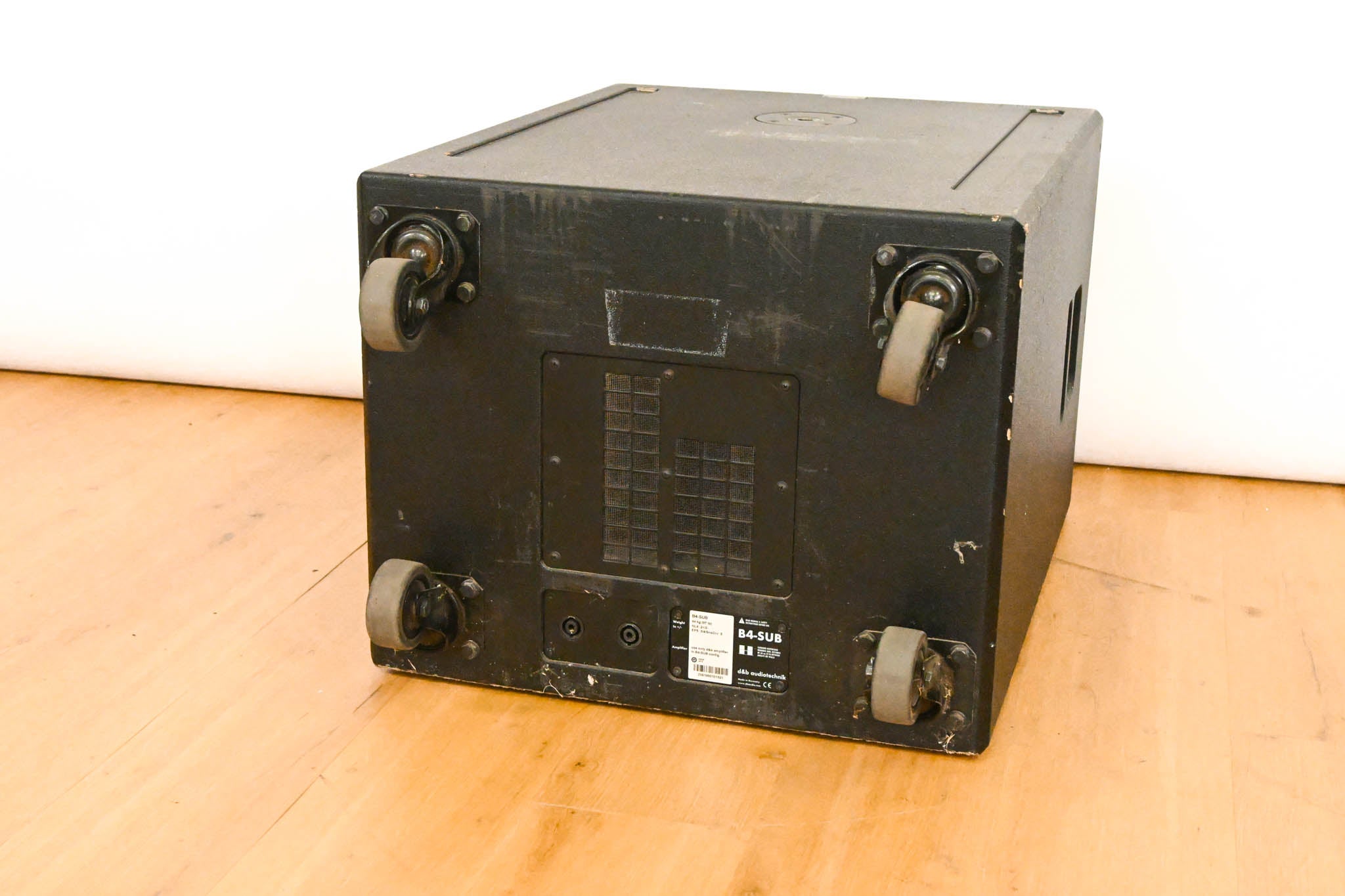 d&b audiotechnik B4-SUB Cardioid Subwoofer