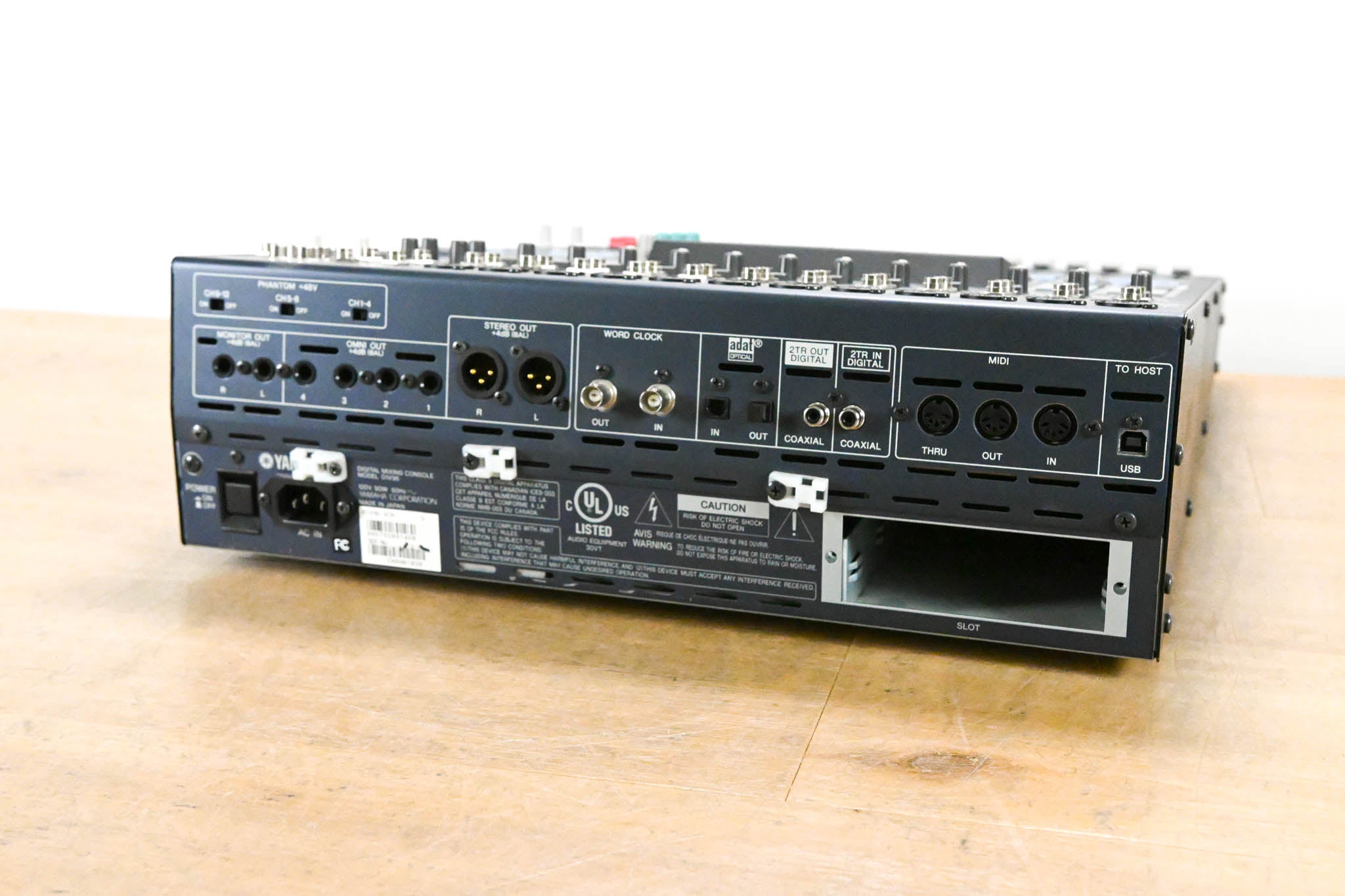 Yamaha 01V96VCM 24-Bit/96k Digital Recording Mixer