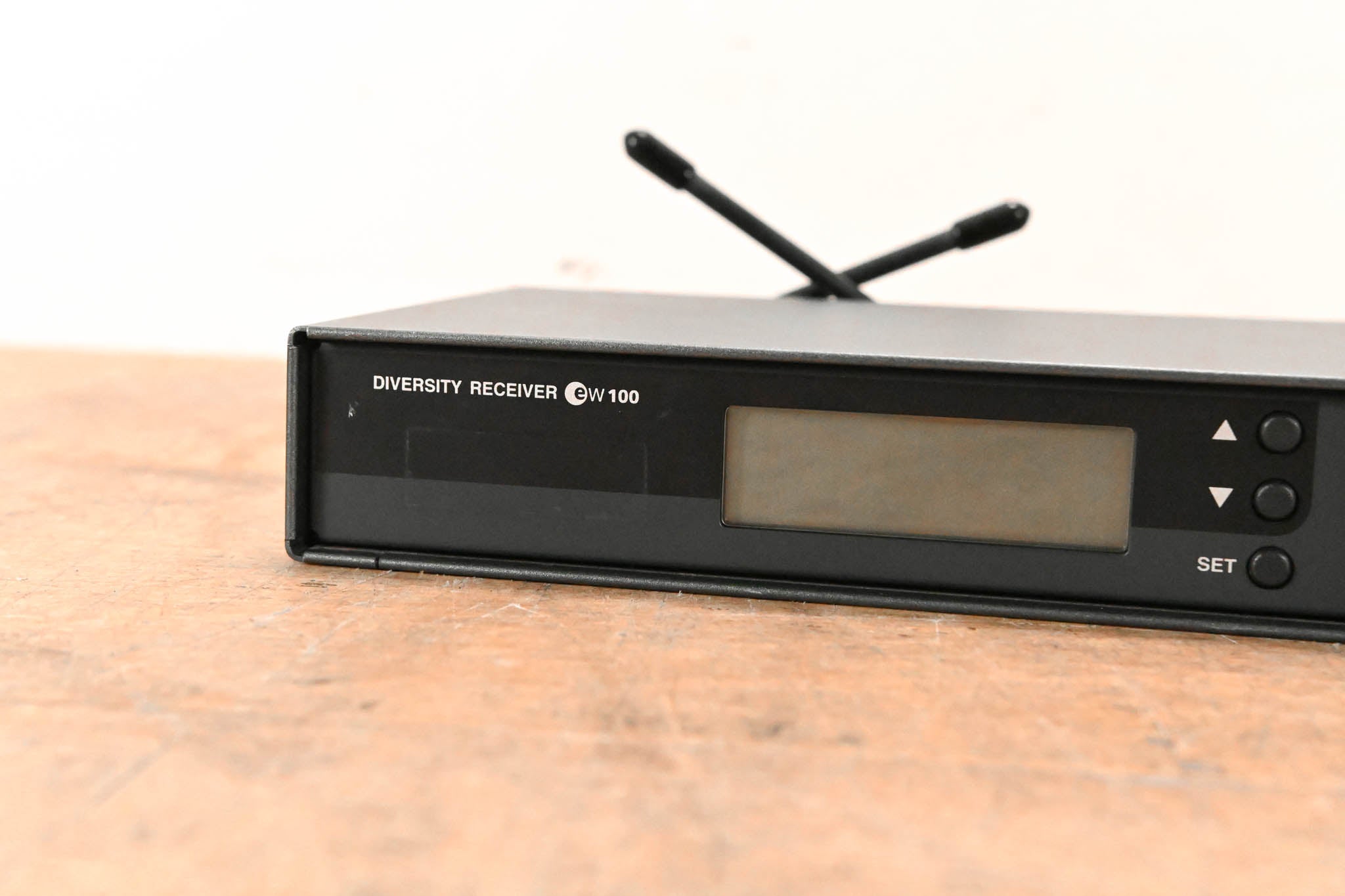 Sennheiser EM 100 Wireless Receiver - 518-550 MHz (NO POWER SUPPLY)