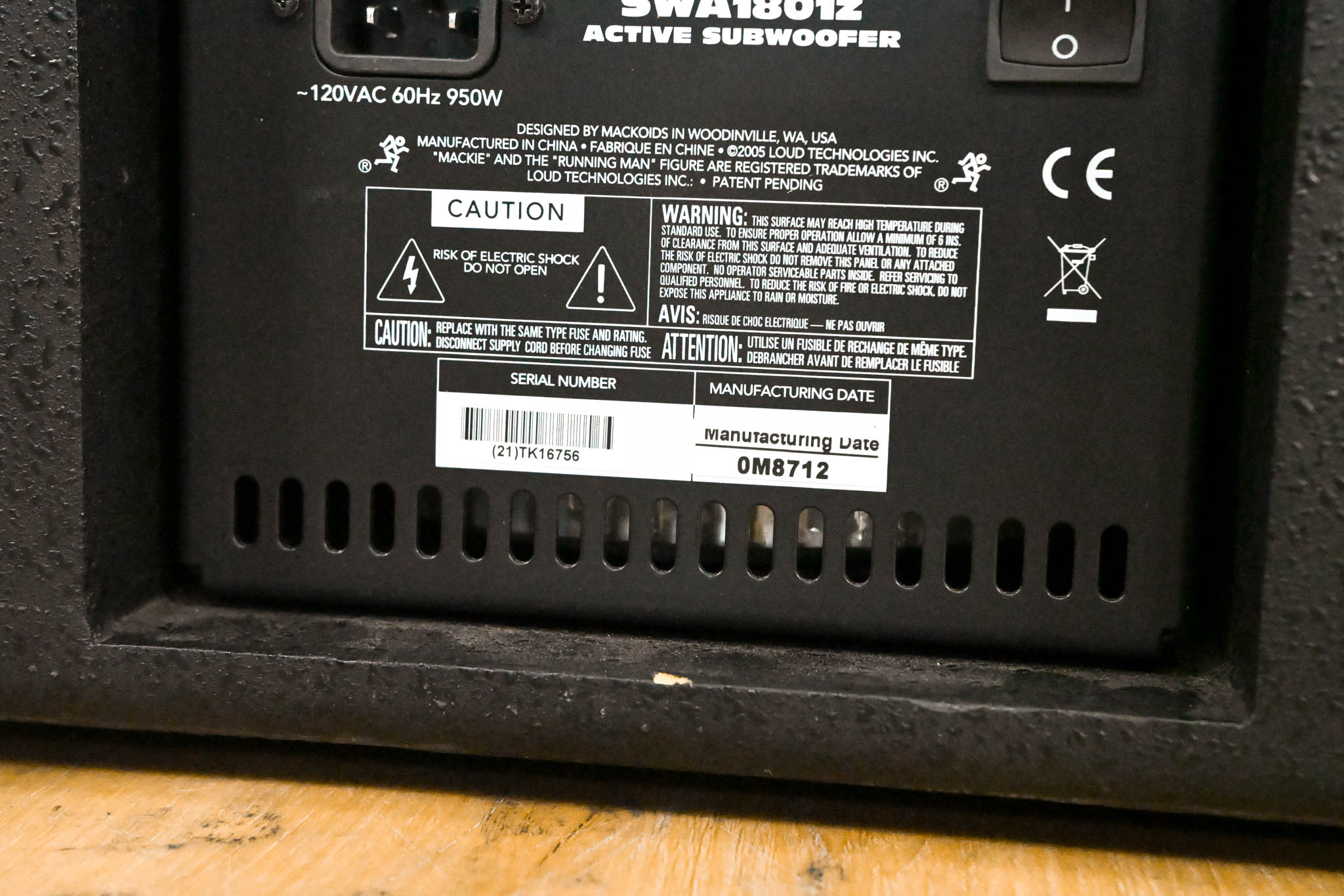 Mackie SWA1801z 800W 18" Active Front-Firing Subwoofer