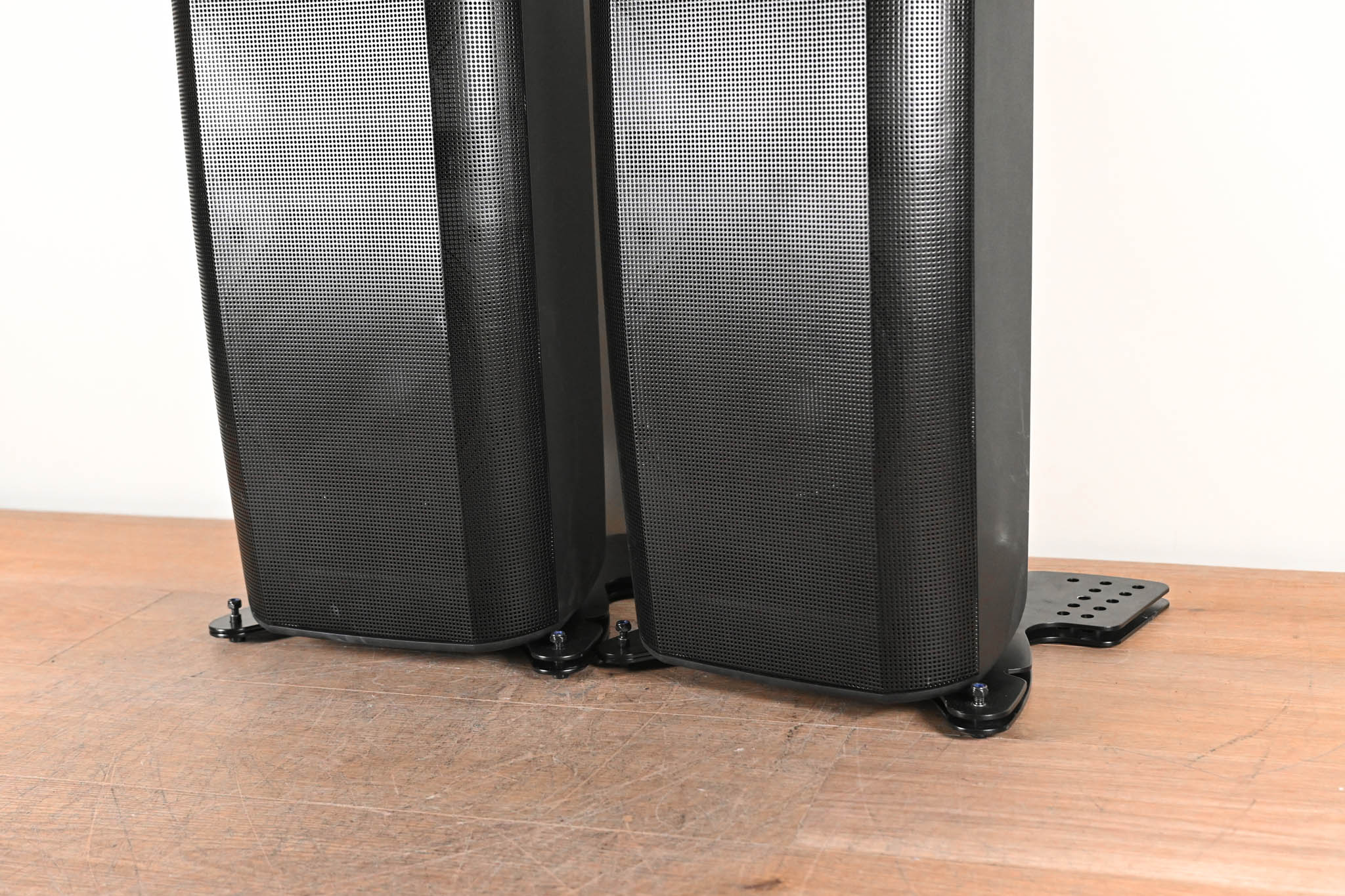 QSC WL2082-i Installation Line Array Loudspeaker (PAIR)